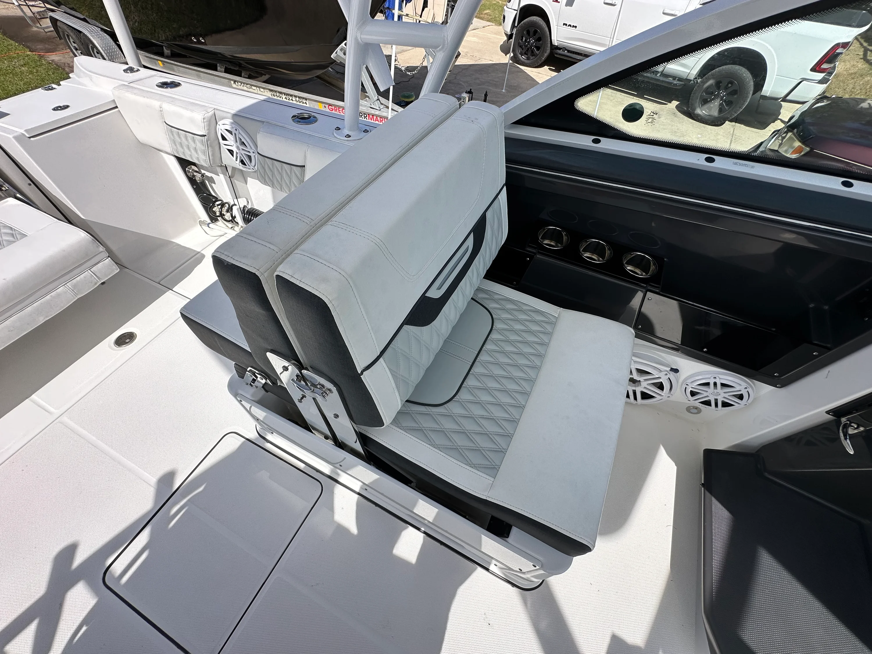 2024 Blackfin 252 DC Image Thumbnail #16
