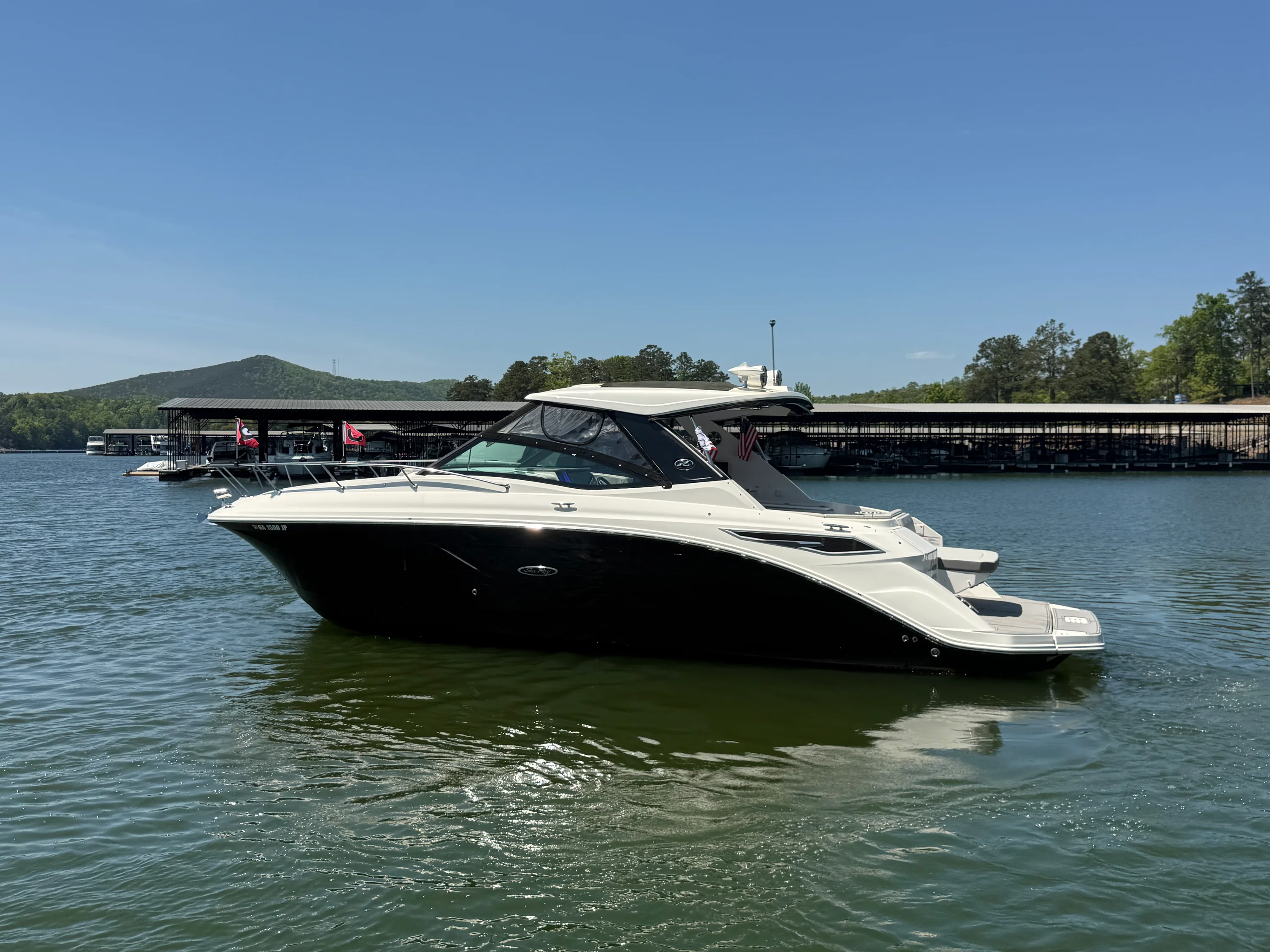 2021 Sea Ray 320 SUNDANCER Image Thumbnail #19