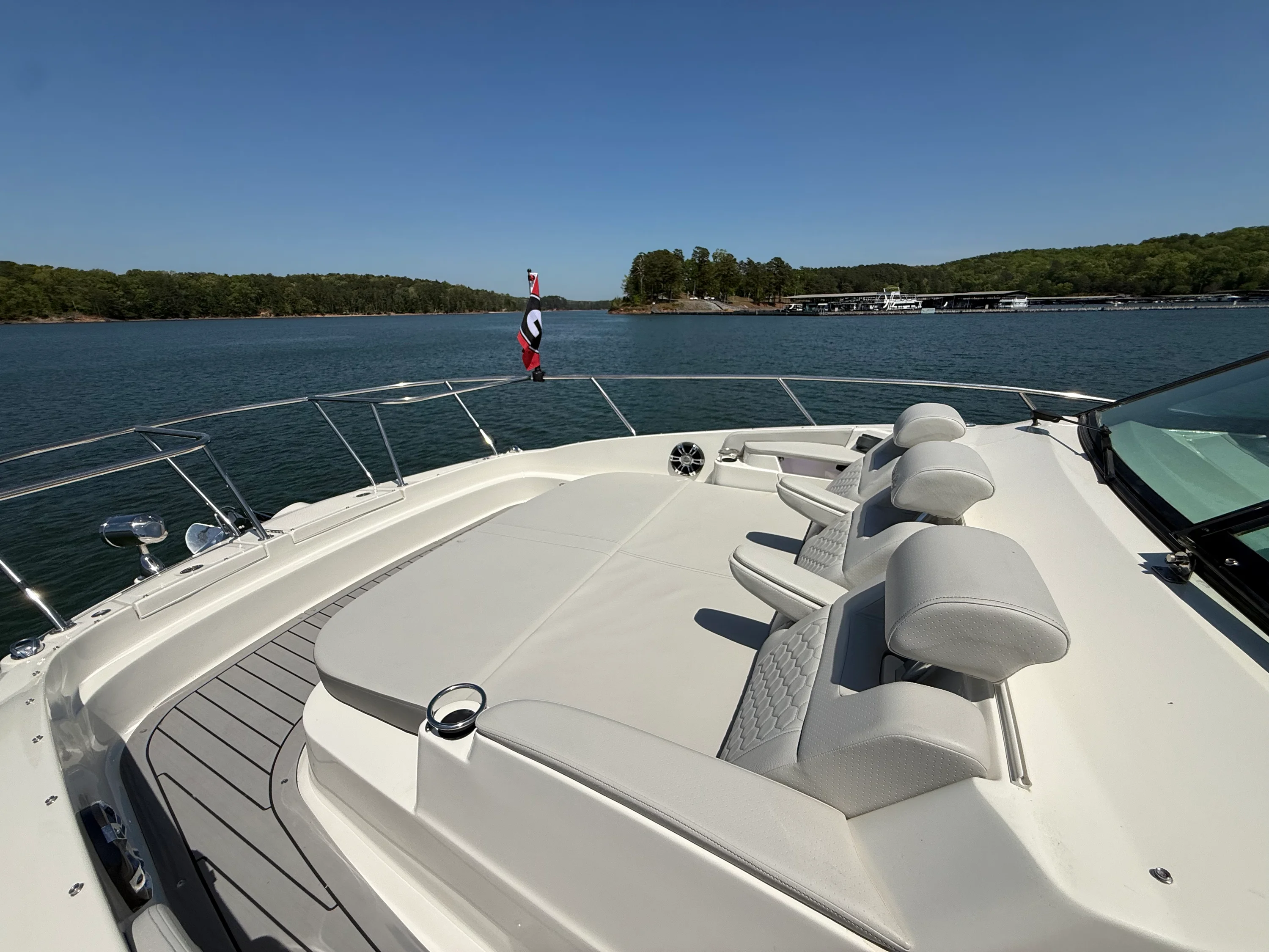 2021 Sea Ray 320 SUNDANCER Image Thumbnail #60