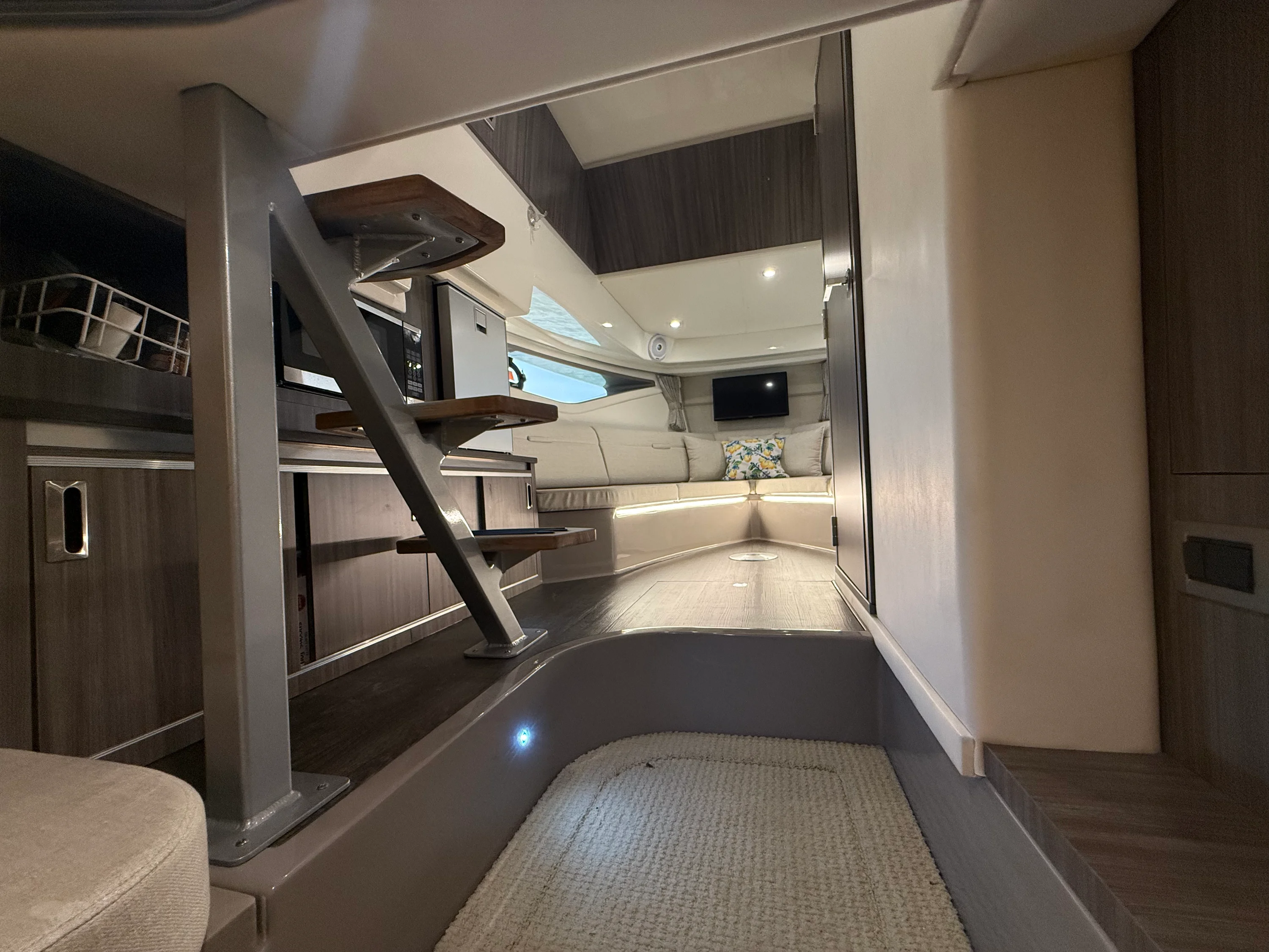 2021 Sea Ray 320 SUNDANCER Image Thumbnail #75