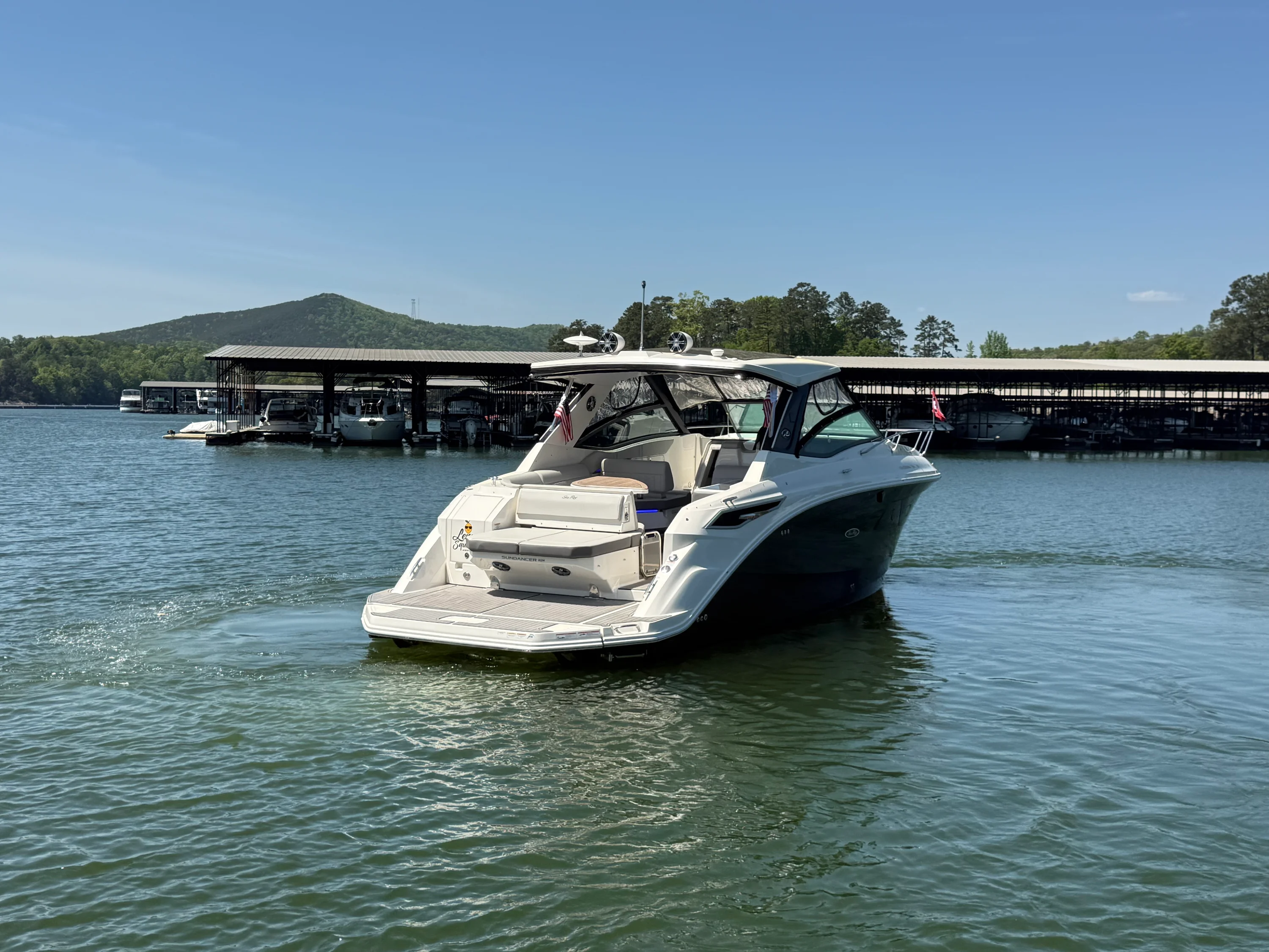 2021 Sea Ray 320 SUNDANCER Image Thumbnail #13