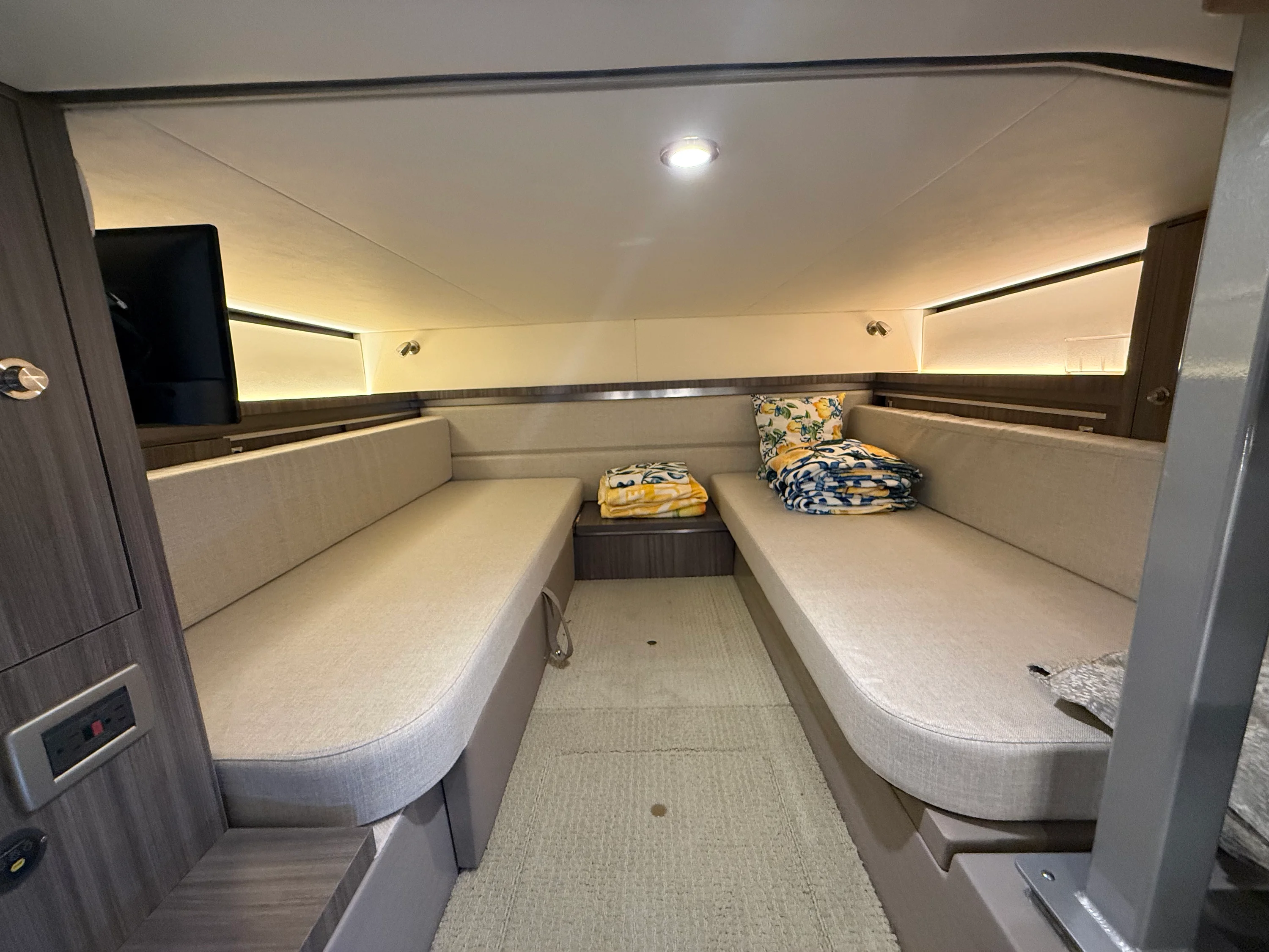 2021 Sea Ray 320 SUNDANCER Image Thumbnail #72