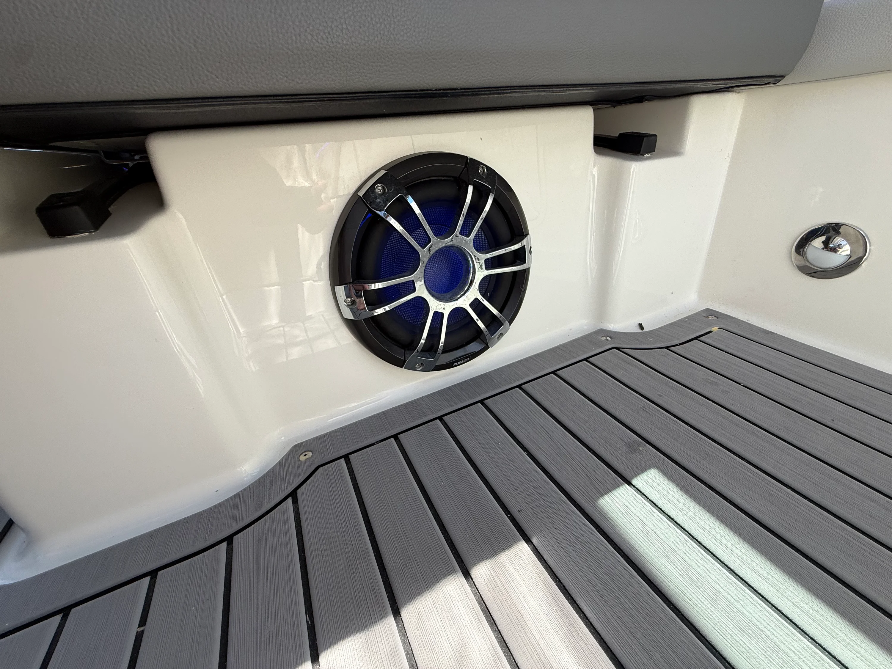 2021 Sea Ray 320 SUNDANCER Image Thumbnail #44