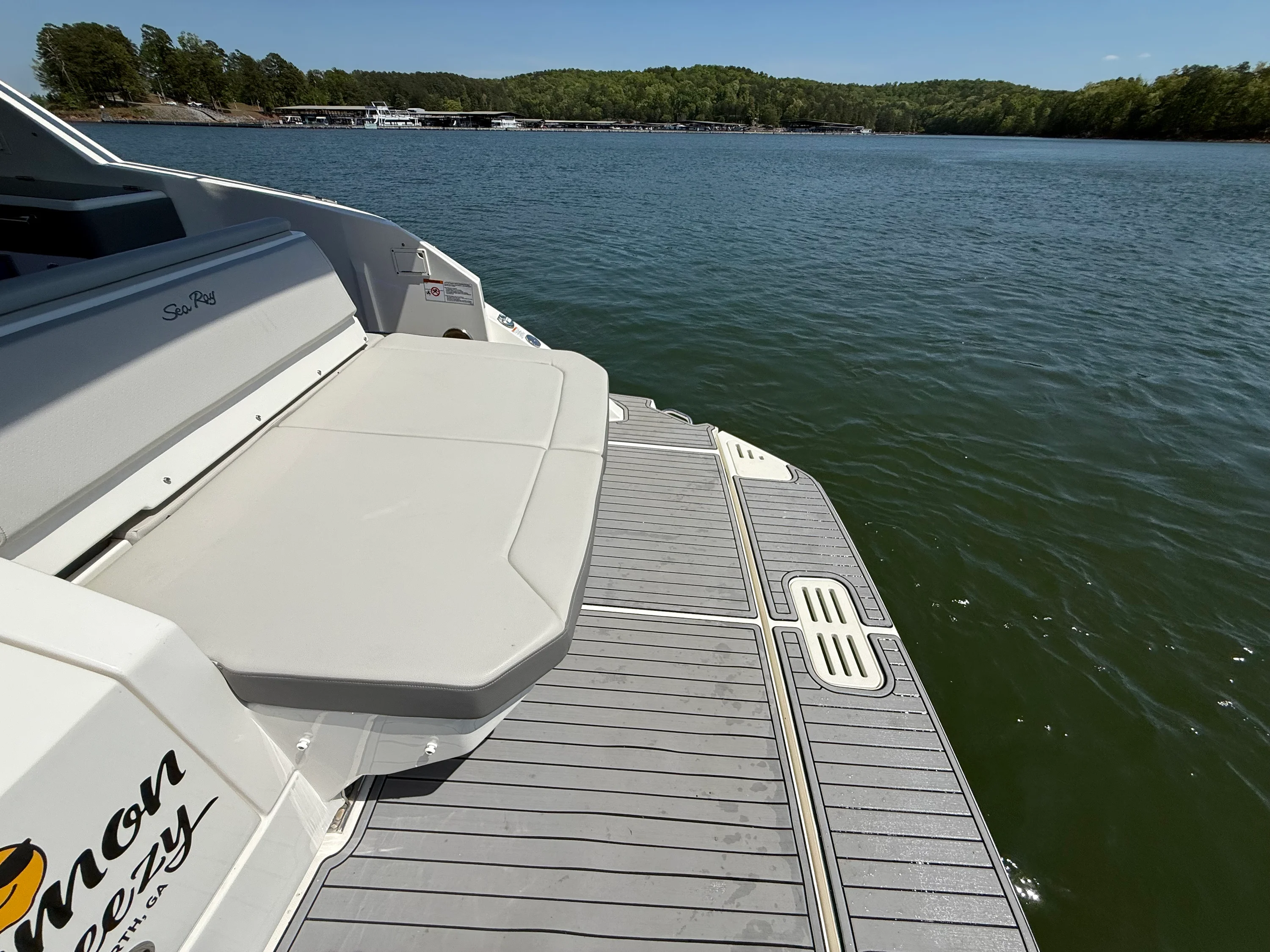 2021 Sea Ray 320 SUNDANCER Image Thumbnail #27