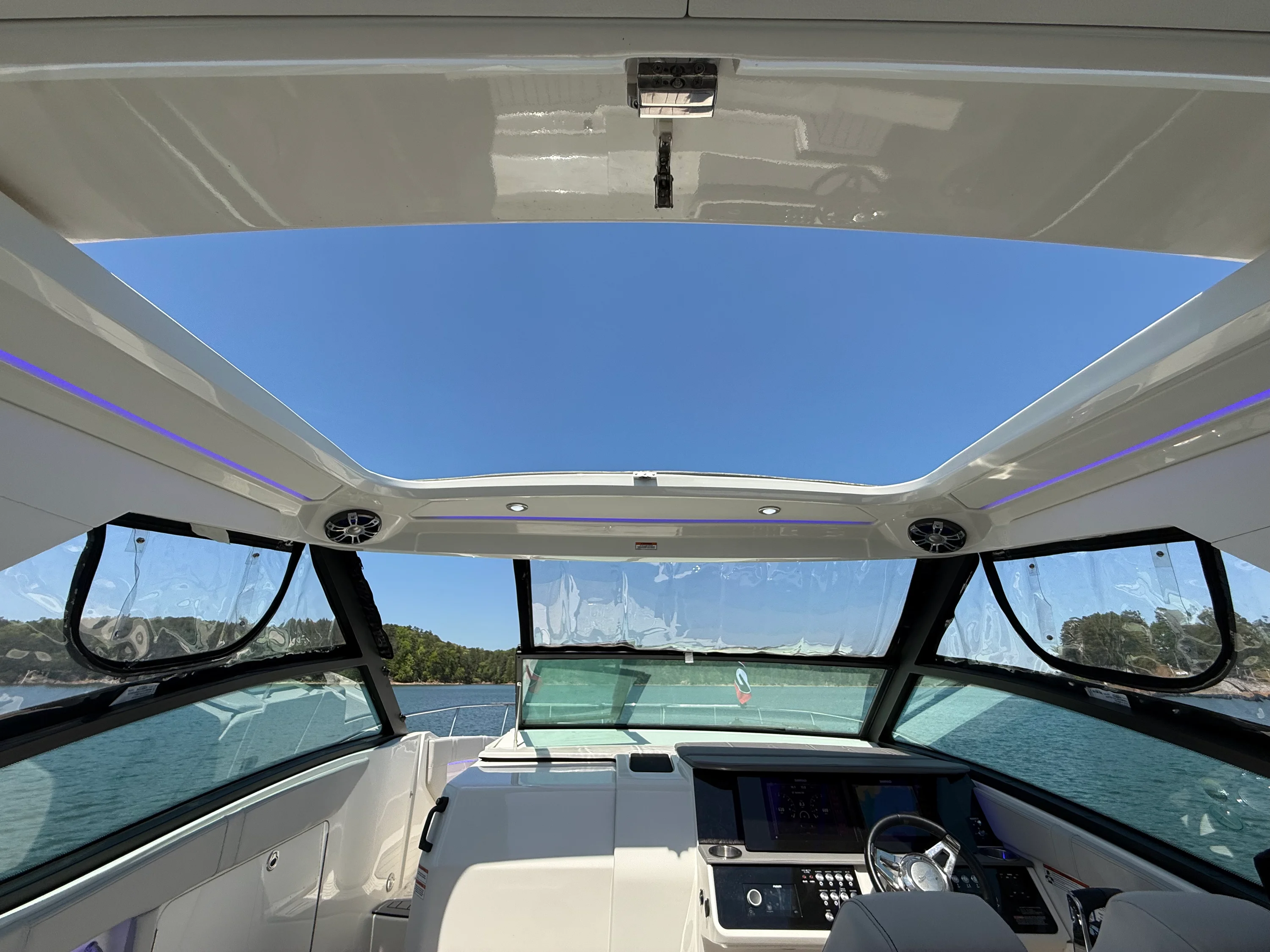 2021 Sea Ray 320 SUNDANCER Image Thumbnail #56
