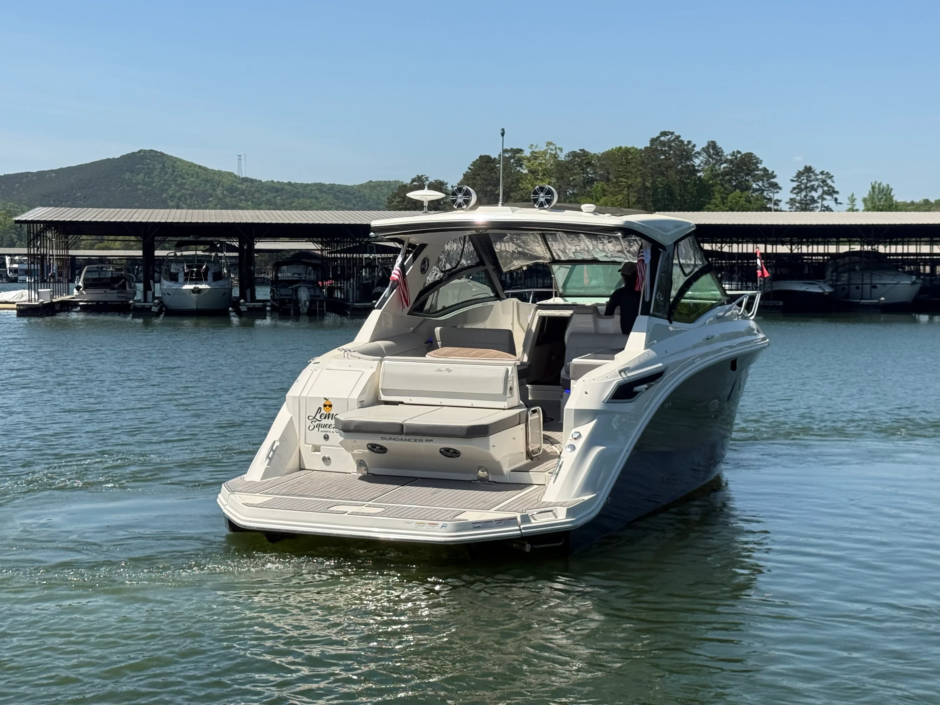2021 Sea Ray 320 SUNDANCER Image Thumbnail #14