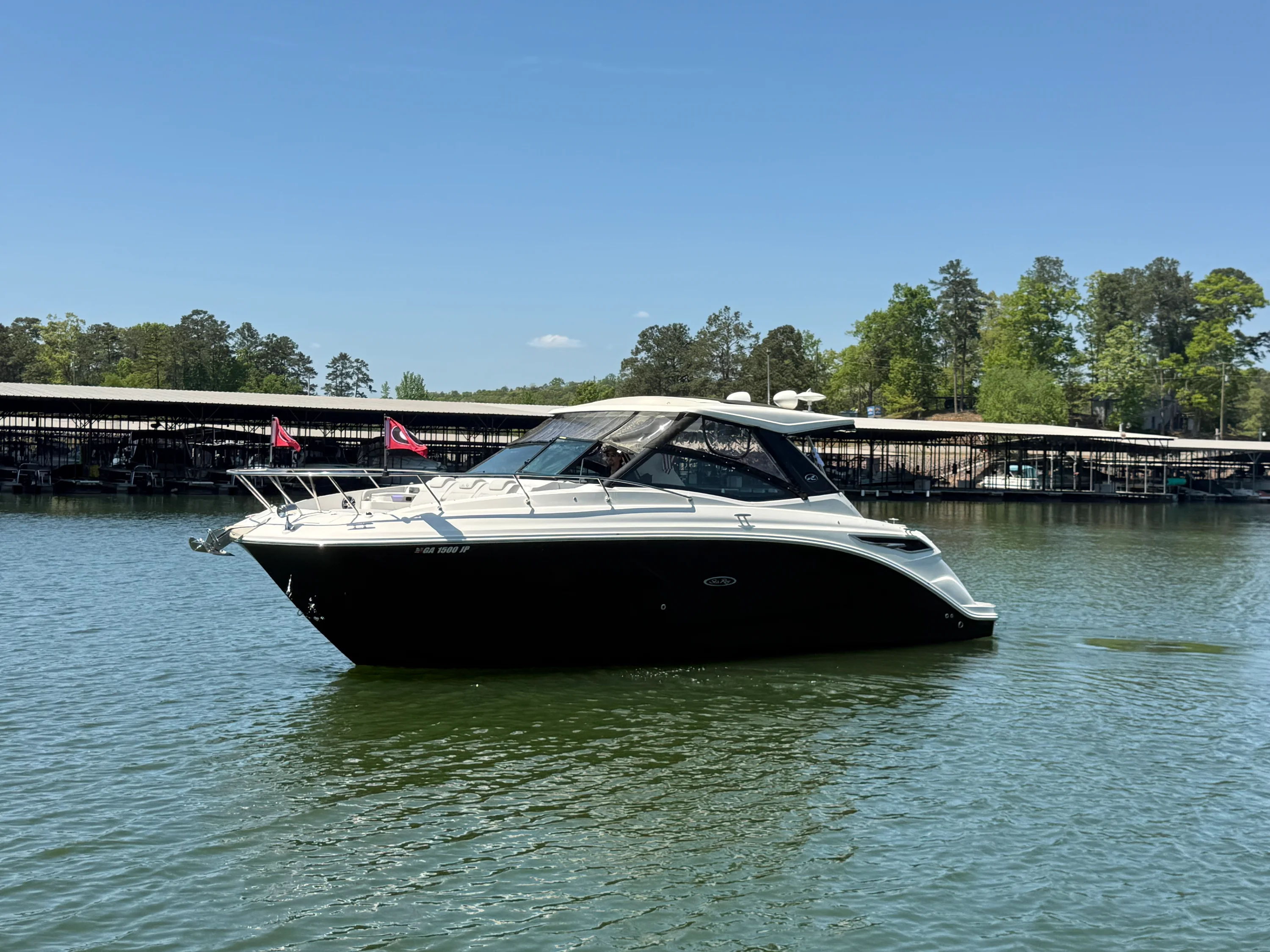 2021 Sea Ray 320 SUNDANCER Image Thumbnail #2