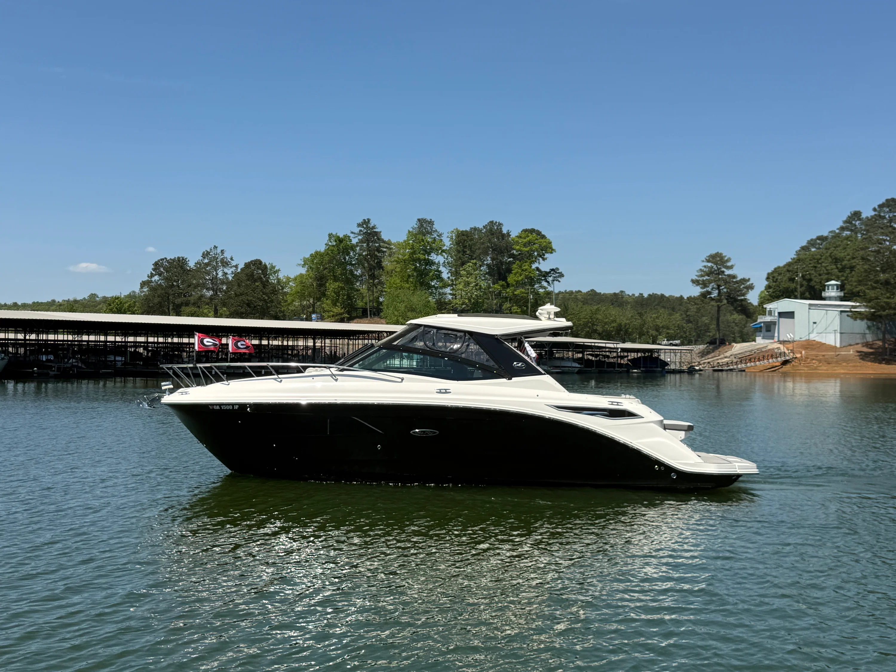 2021 Sea Ray 320 SUNDANCER Image Thumbnail #0