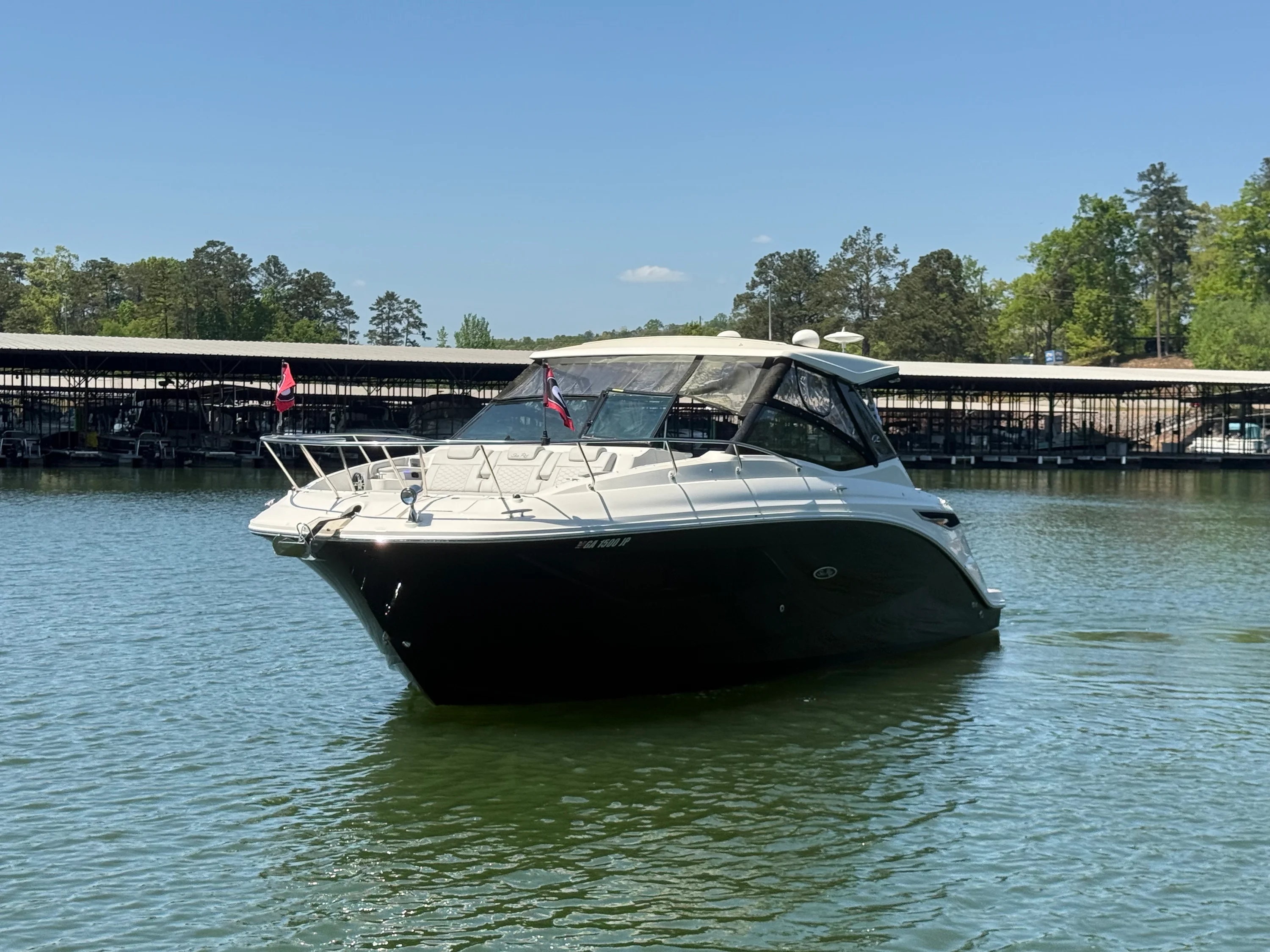 2021 Sea Ray 320 SUNDANCER Image Thumbnail #3