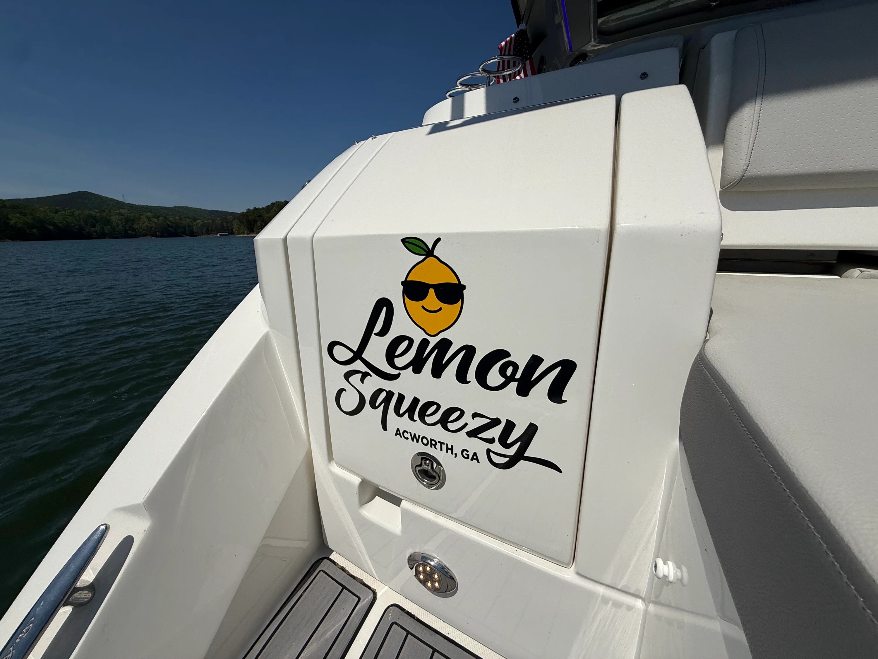 2021 Sea Ray 320 SUNDANCER Image Thumbnail #26
