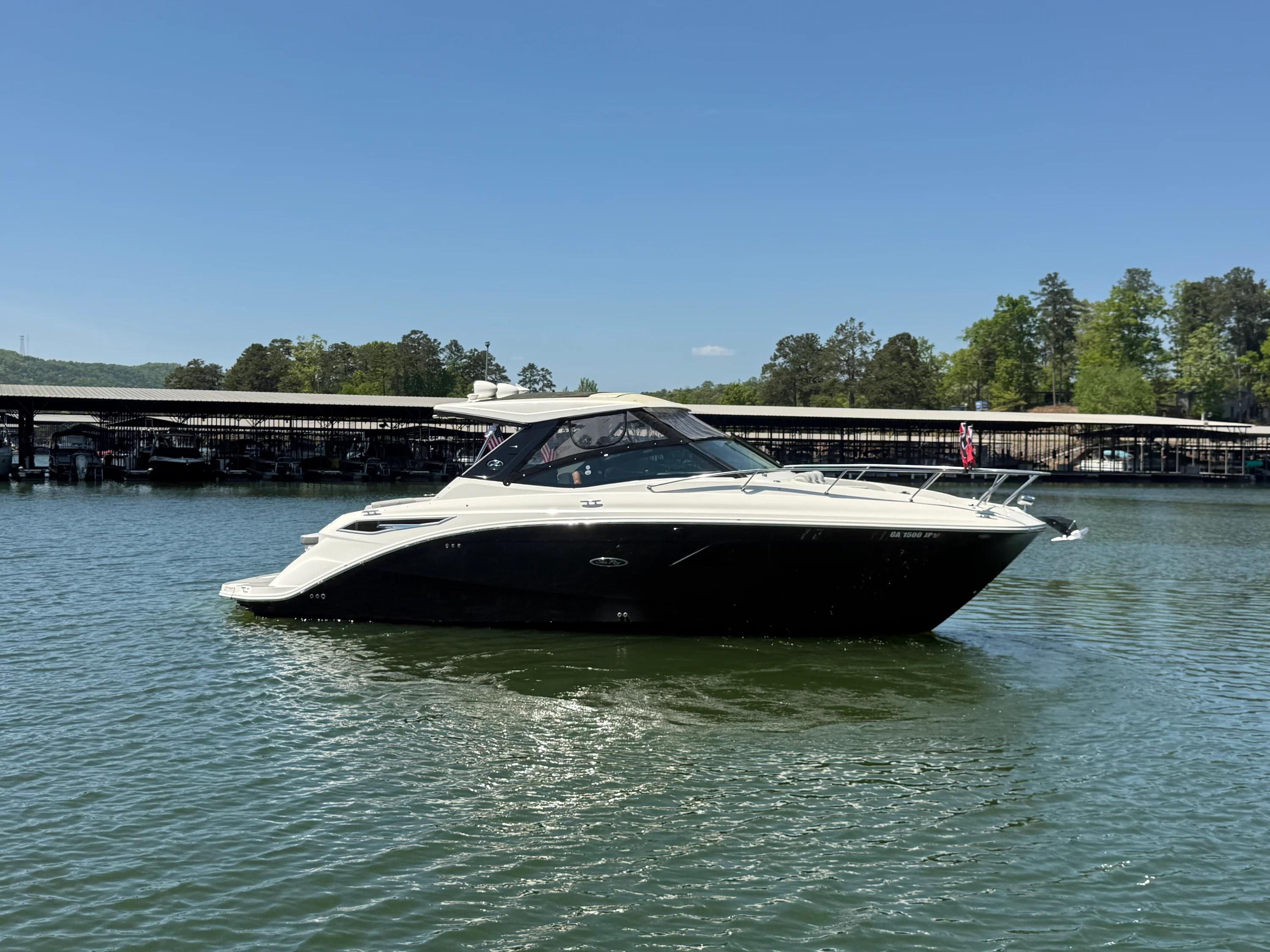 2021 Sea Ray 320 SUNDANCER Image Thumbnail #8