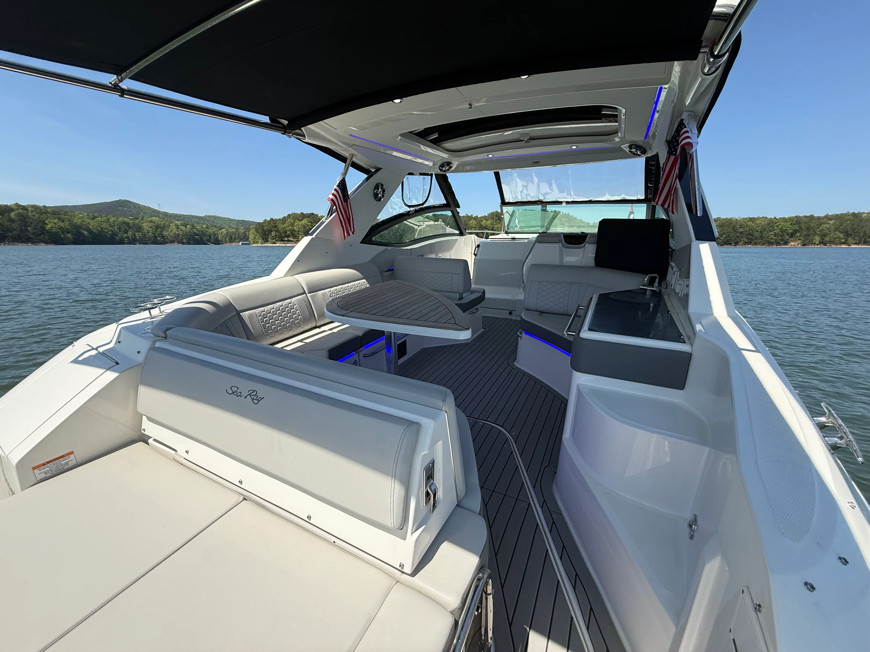 2021 Sea Ray 320 SUNDANCER Image Thumbnail #30