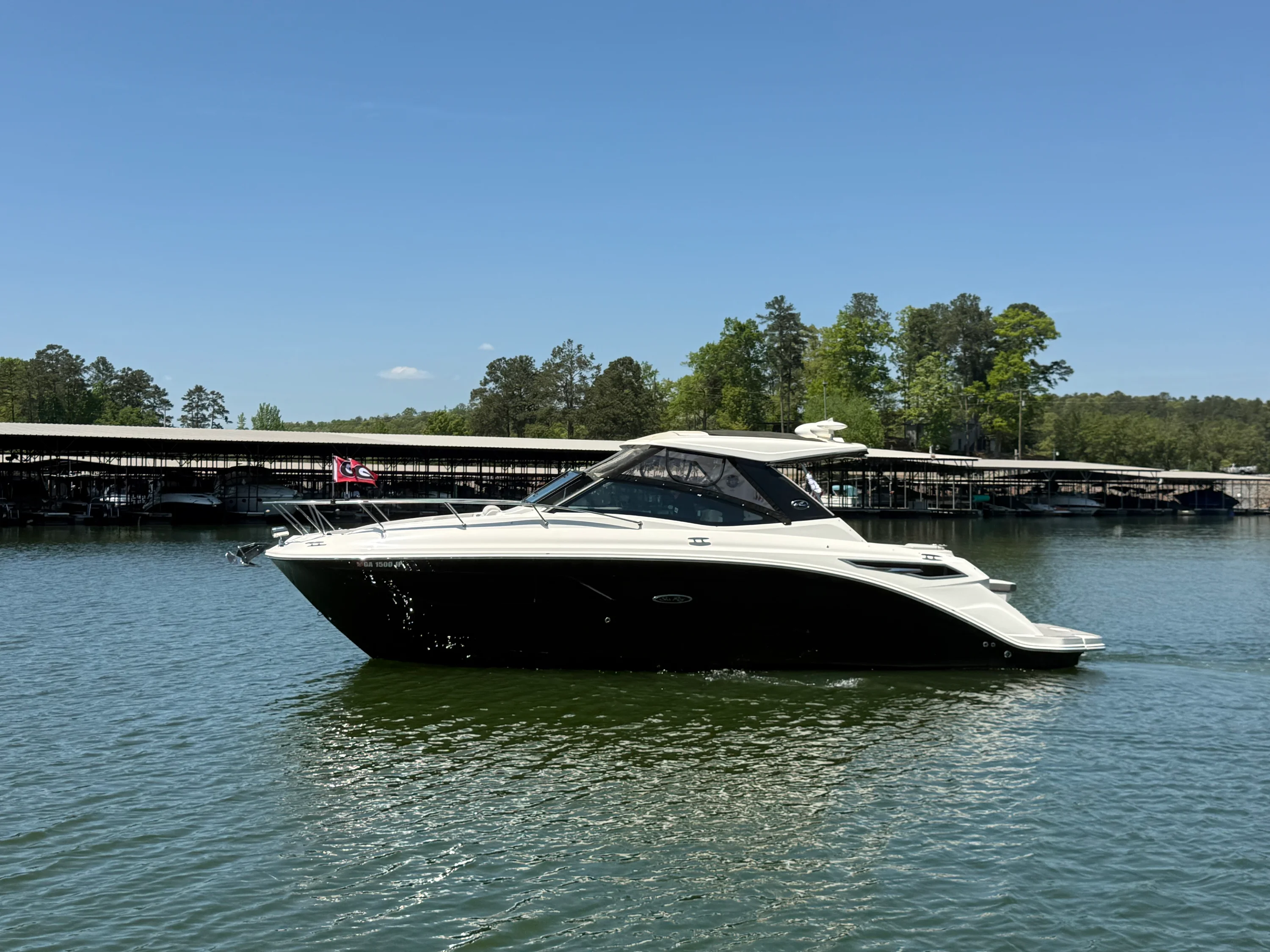 2021 Sea Ray 320 SUNDANCER Image Thumbnail #1