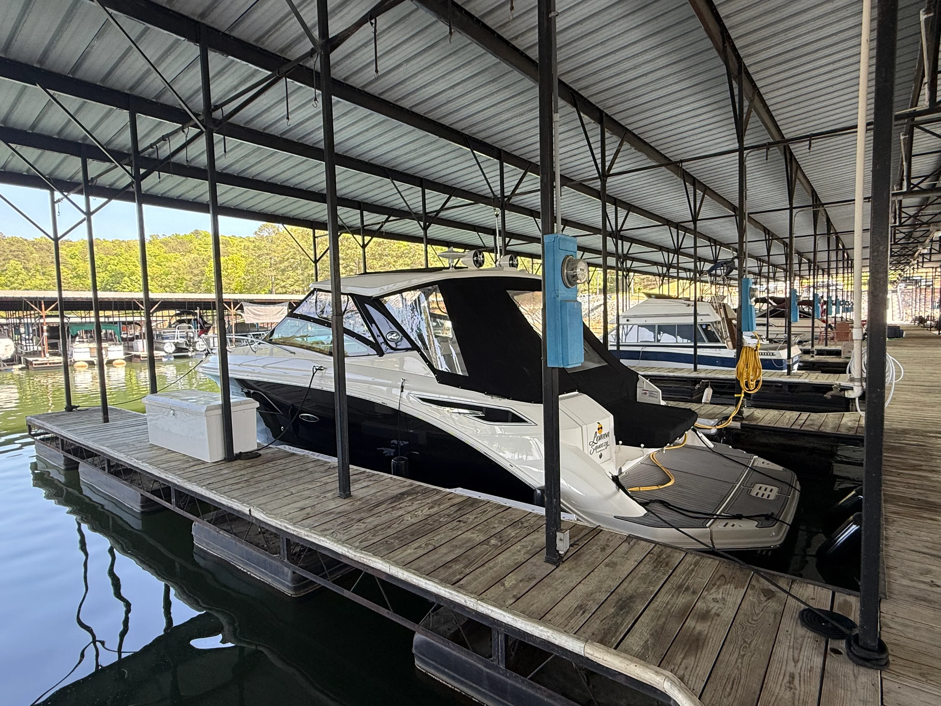 2021 Sea Ray 320 SUNDANCER Image Thumbnail #24