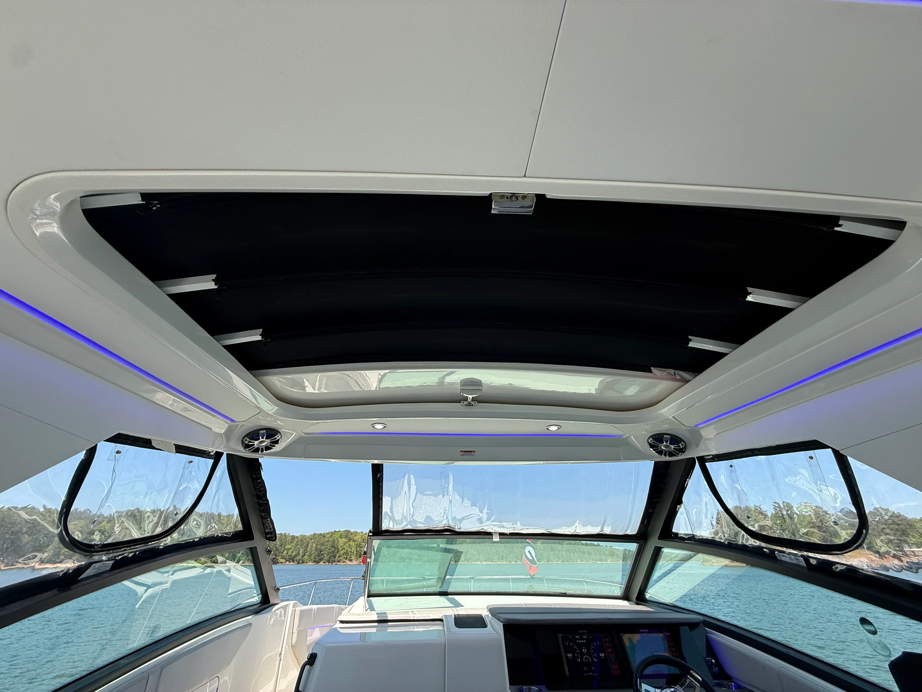 2021 Sea Ray 320 SUNDANCER Image Thumbnail #55