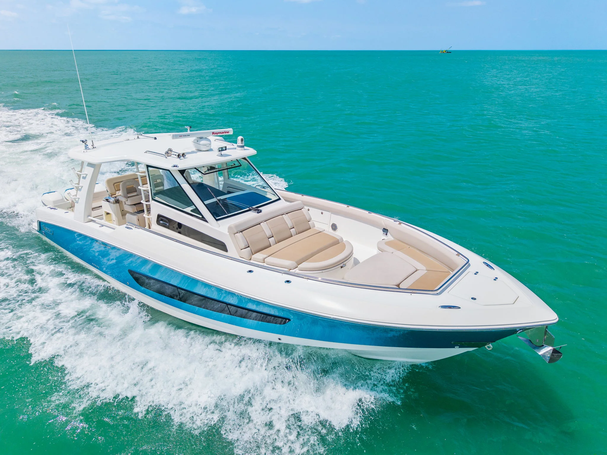 2018 Boston Whaler 420 OUTRAGE Image Thumbnail #0