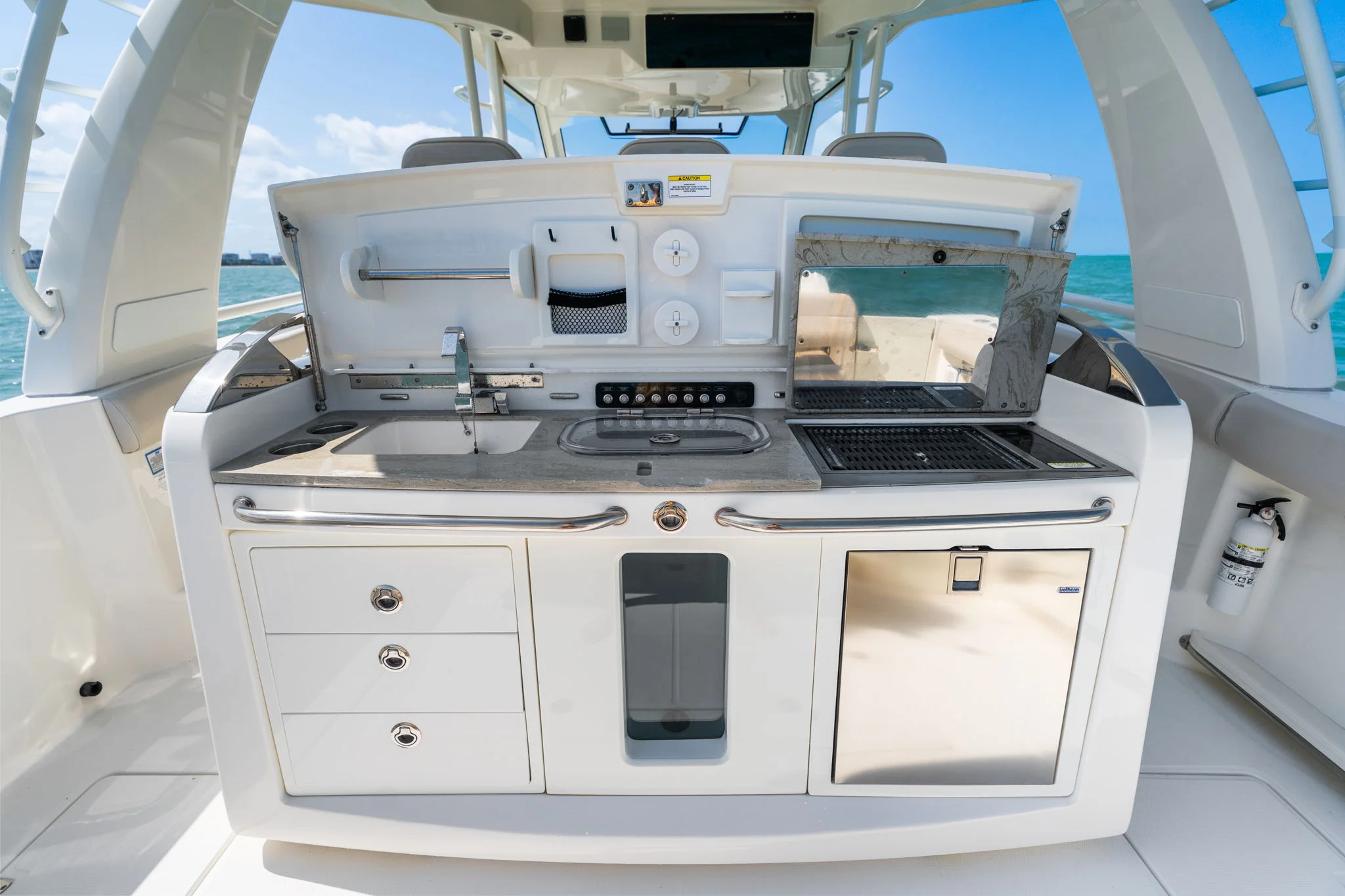 2018 Boston Whaler 420 OUTRAGE Image Thumbnail #18