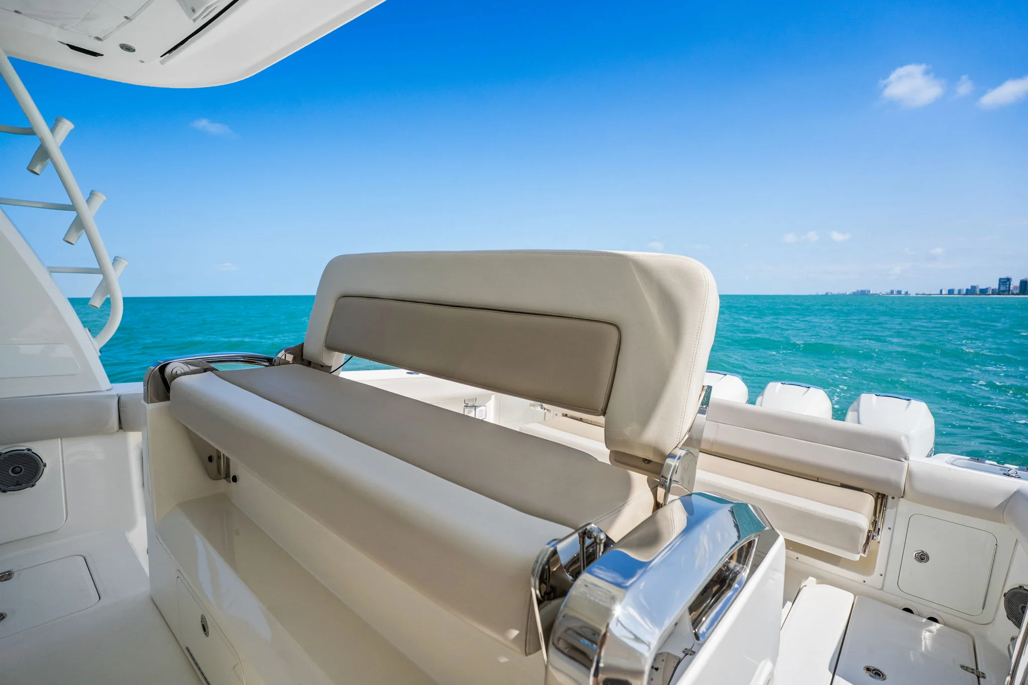 2018 Boston Whaler 420 OUTRAGE Image Thumbnail #20