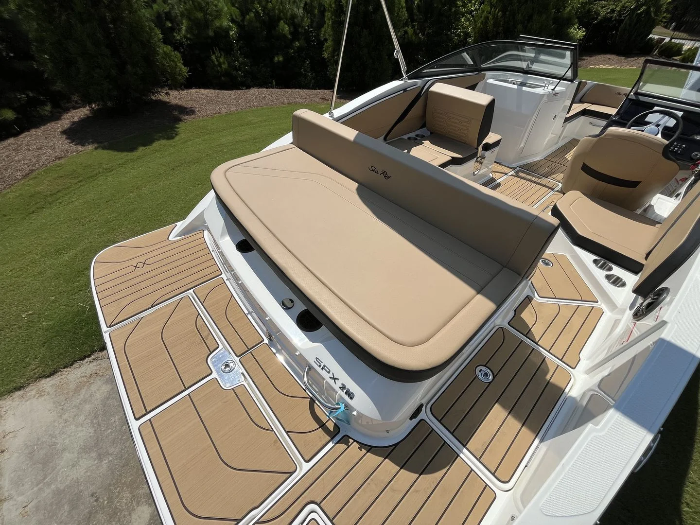 2026 Sea Ray SPX 210 Image Thumbnail #5