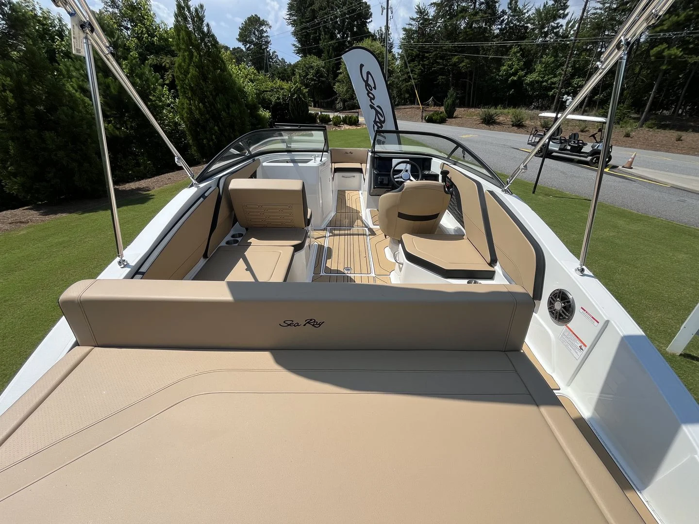2026 Sea Ray SPX 210 Image Thumbnail #6