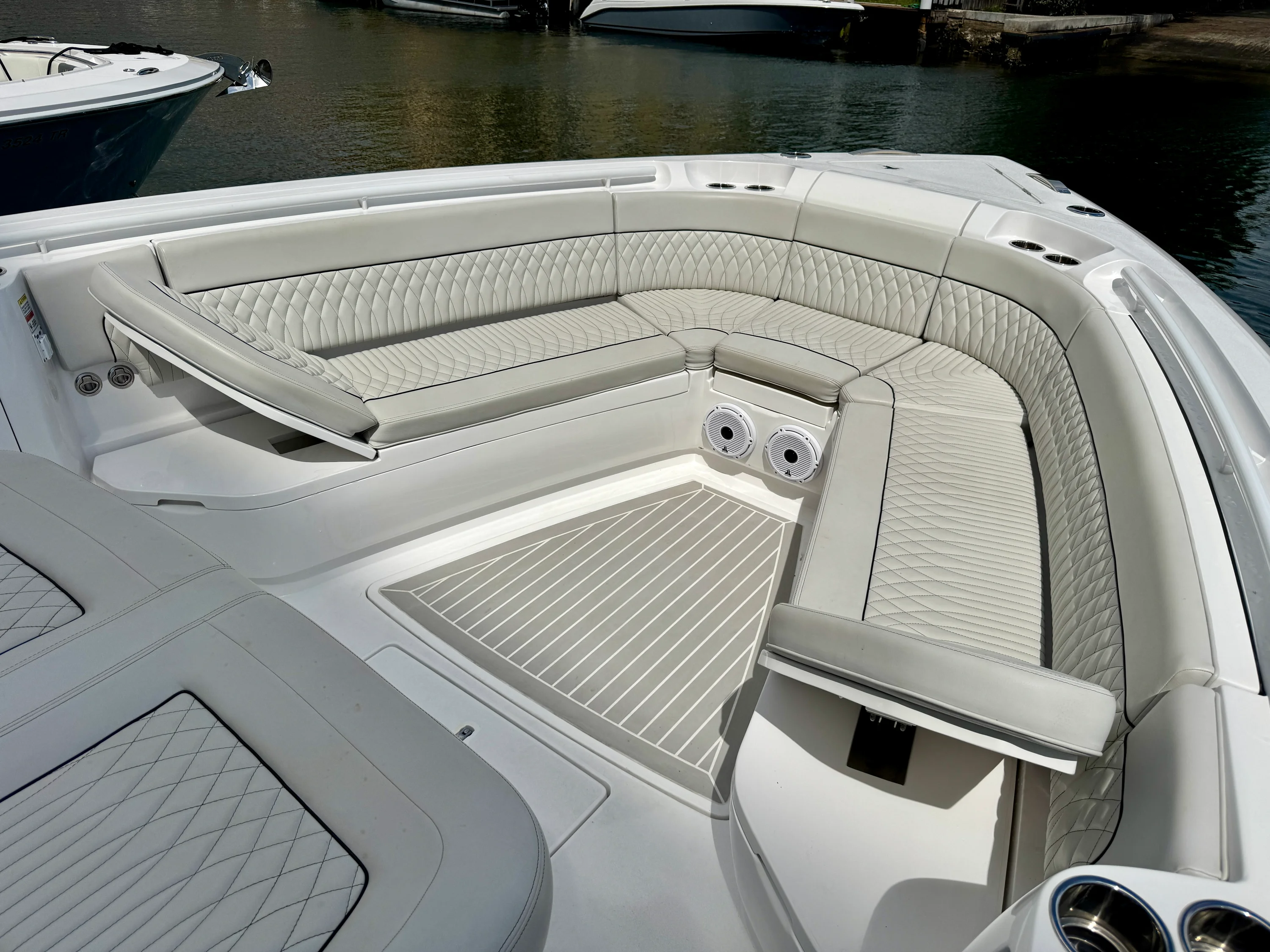 2024 Intrepid 427 NOMAD SE Image Thumbnail #15
