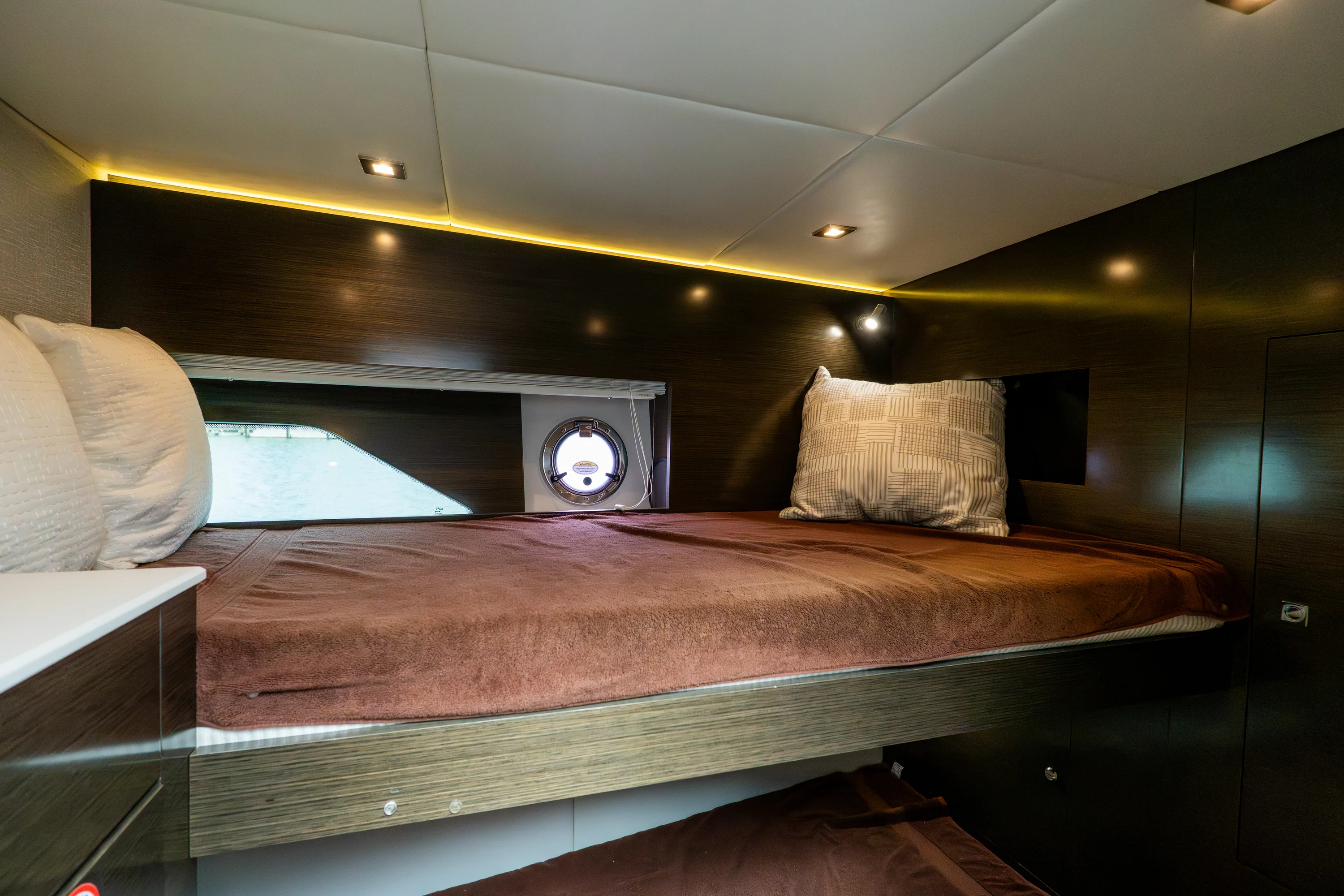 2018 Cruisers Yachts 50 CANTIUS Image Thumbnail #50