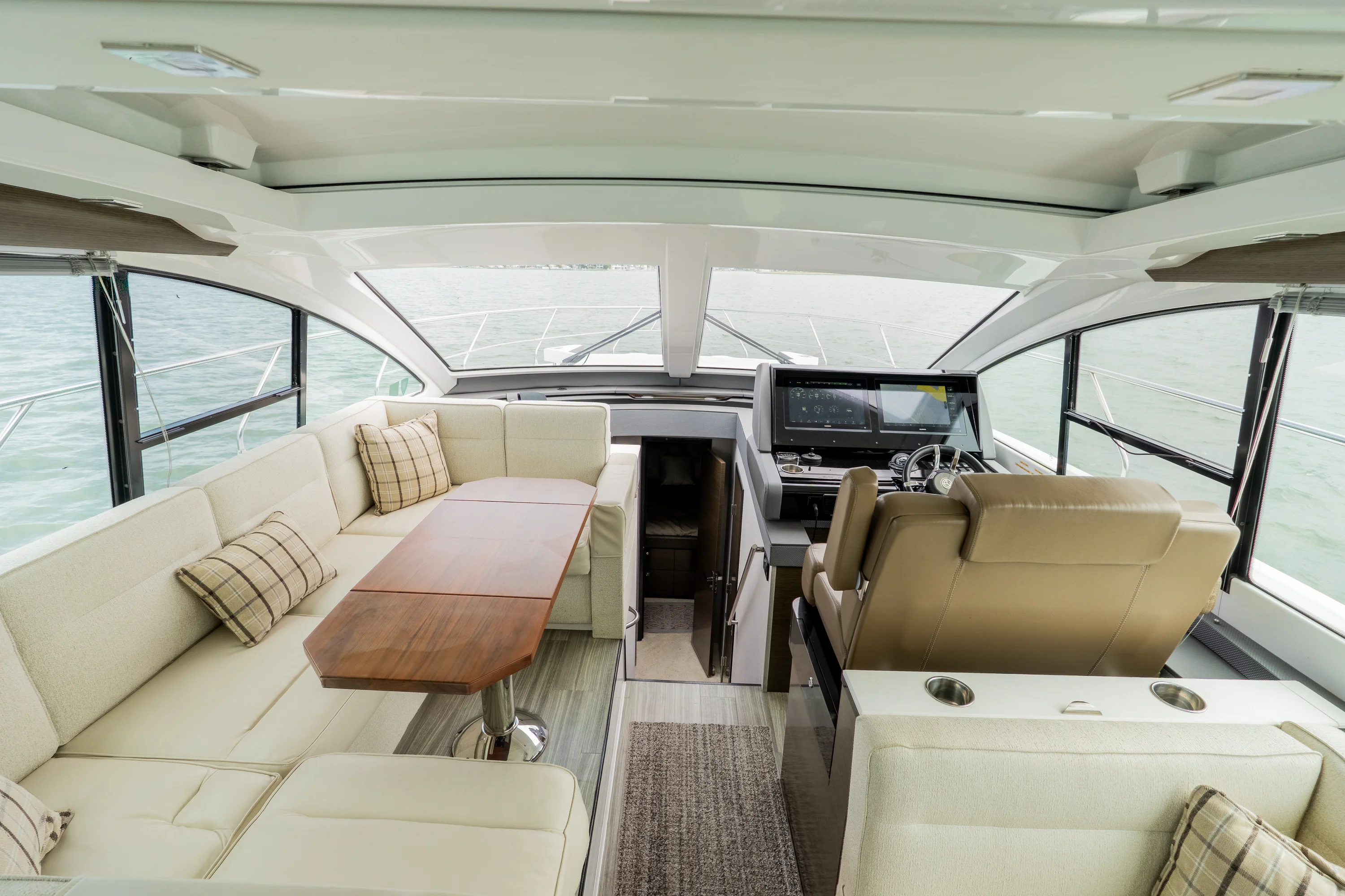 2018 Cruisers Yachts 50 CANTIUS Image Thumbnail #41