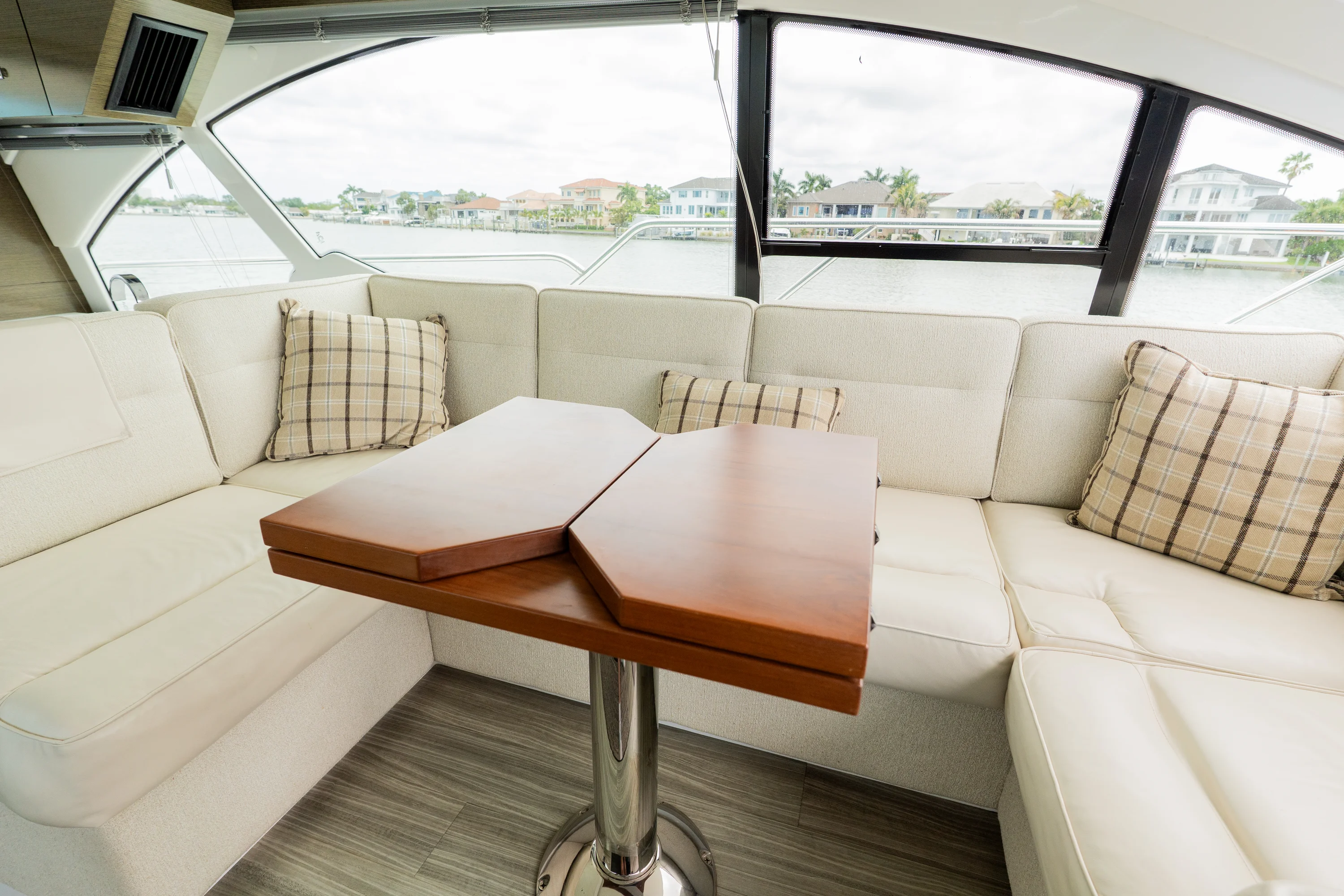 2018 Cruisers Yachts 50 CANTIUS Image Thumbnail #49