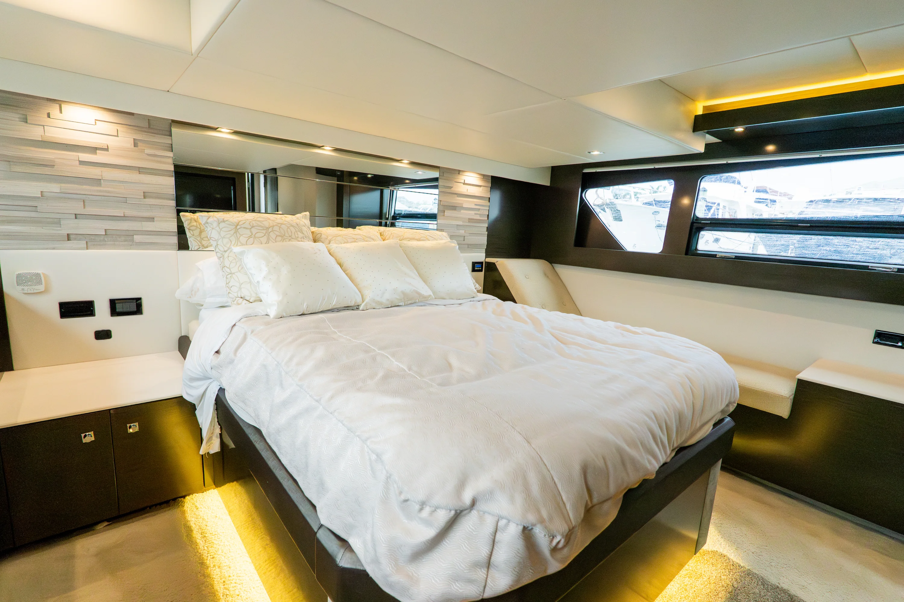 2018 Cruisers Yachts 50 CANTIUS Image Thumbnail #72