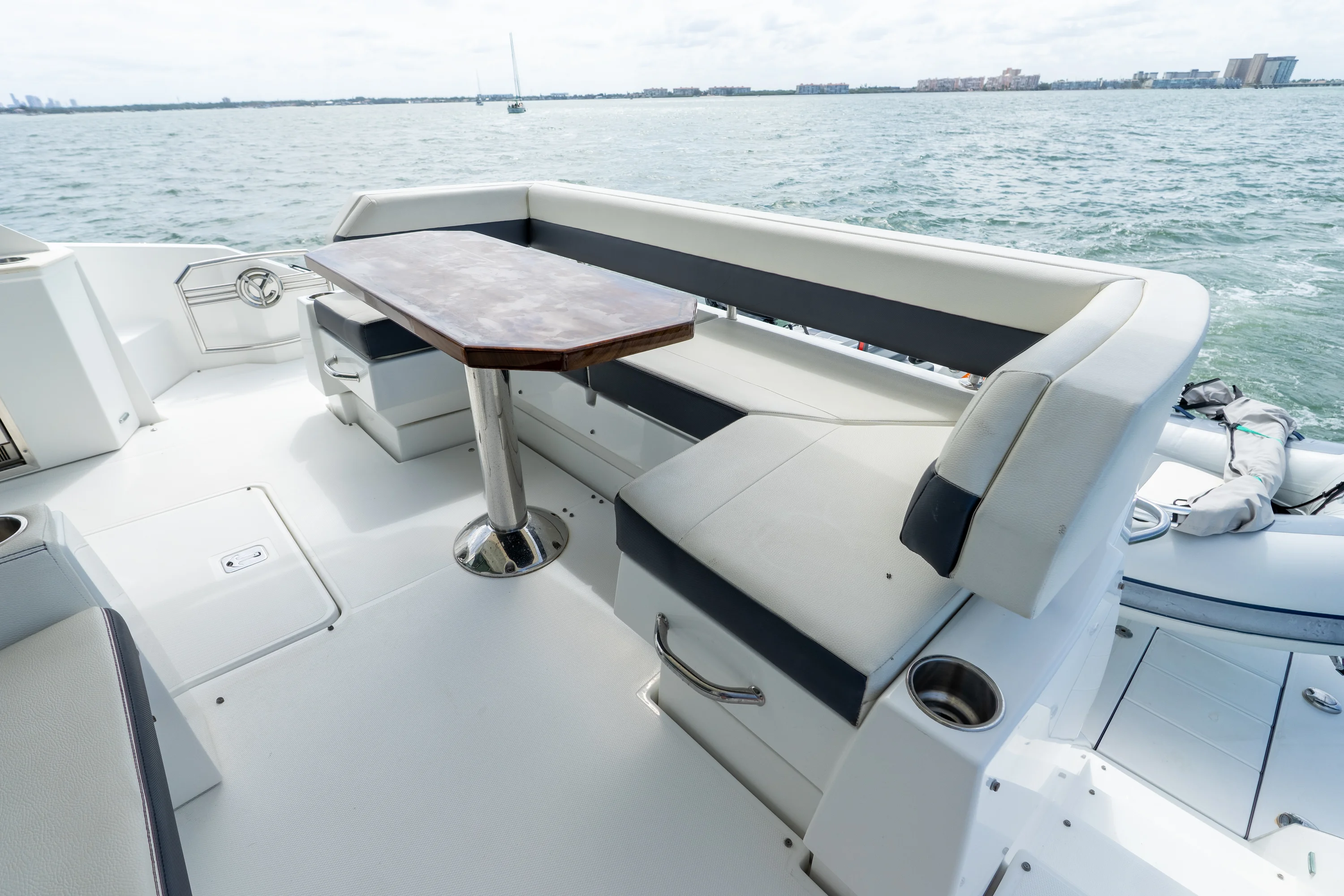 2018 Cruisers Yachts 50 CANTIUS Image Thumbnail #25