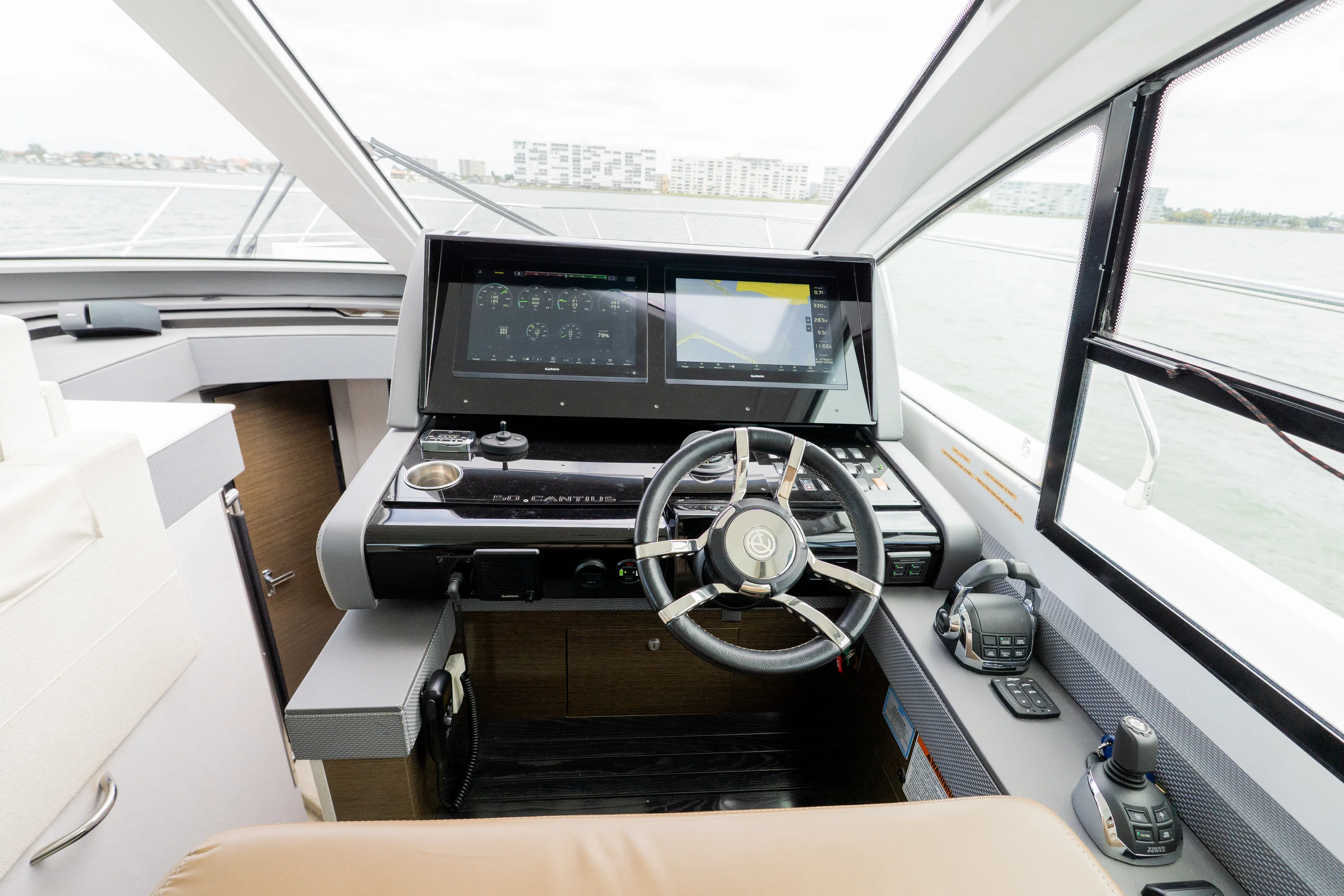 2018 Cruisers Yachts 50 CANTIUS Image Thumbnail #47