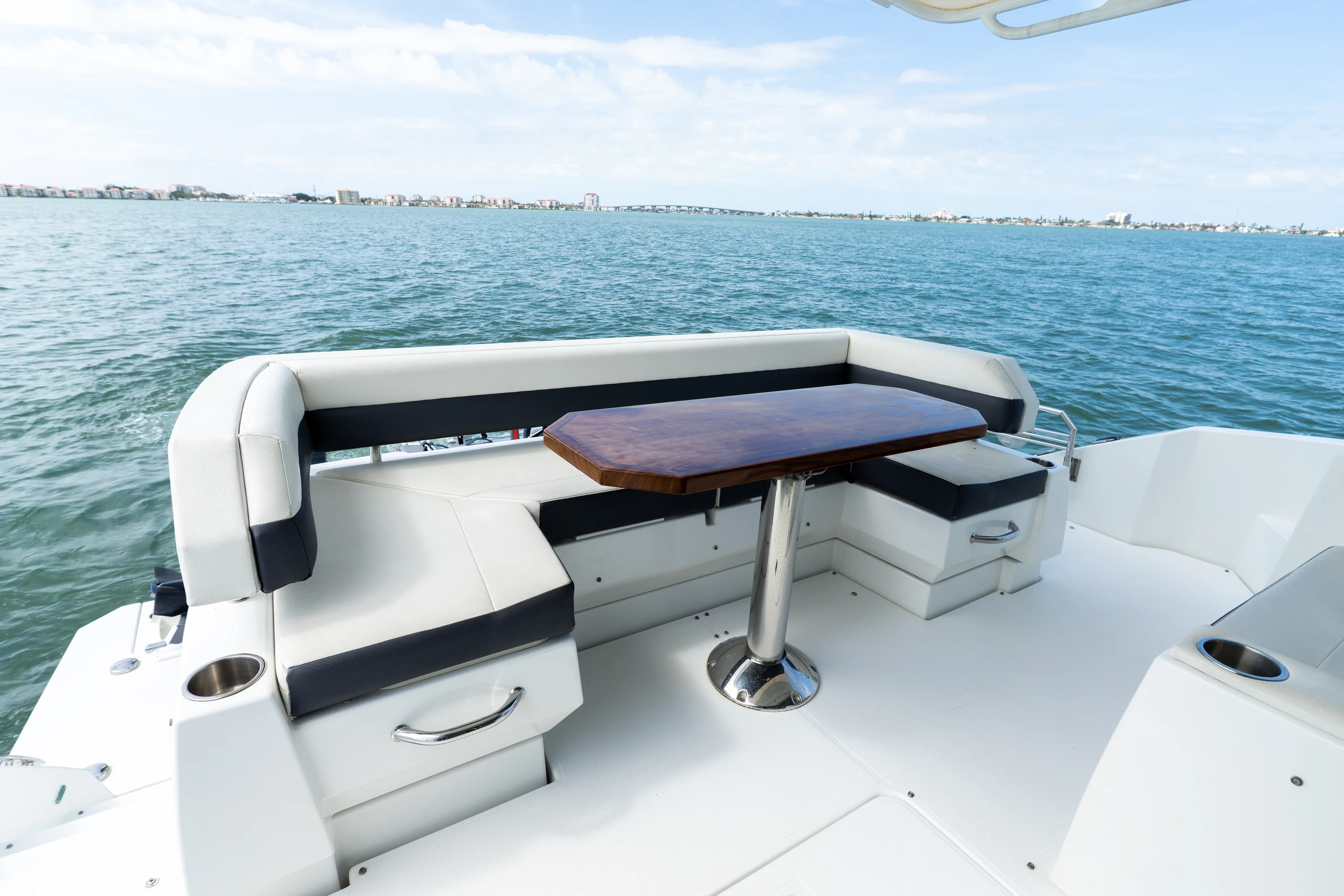 2018 Cruisers Yachts 50 CANTIUS Image Thumbnail #22