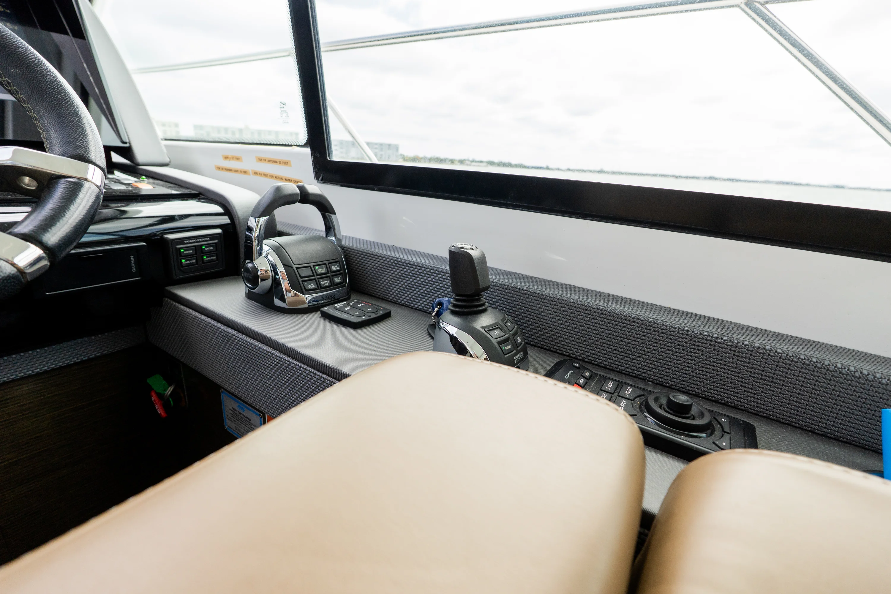 2018 Cruisers Yachts 50 CANTIUS Image Thumbnail #44