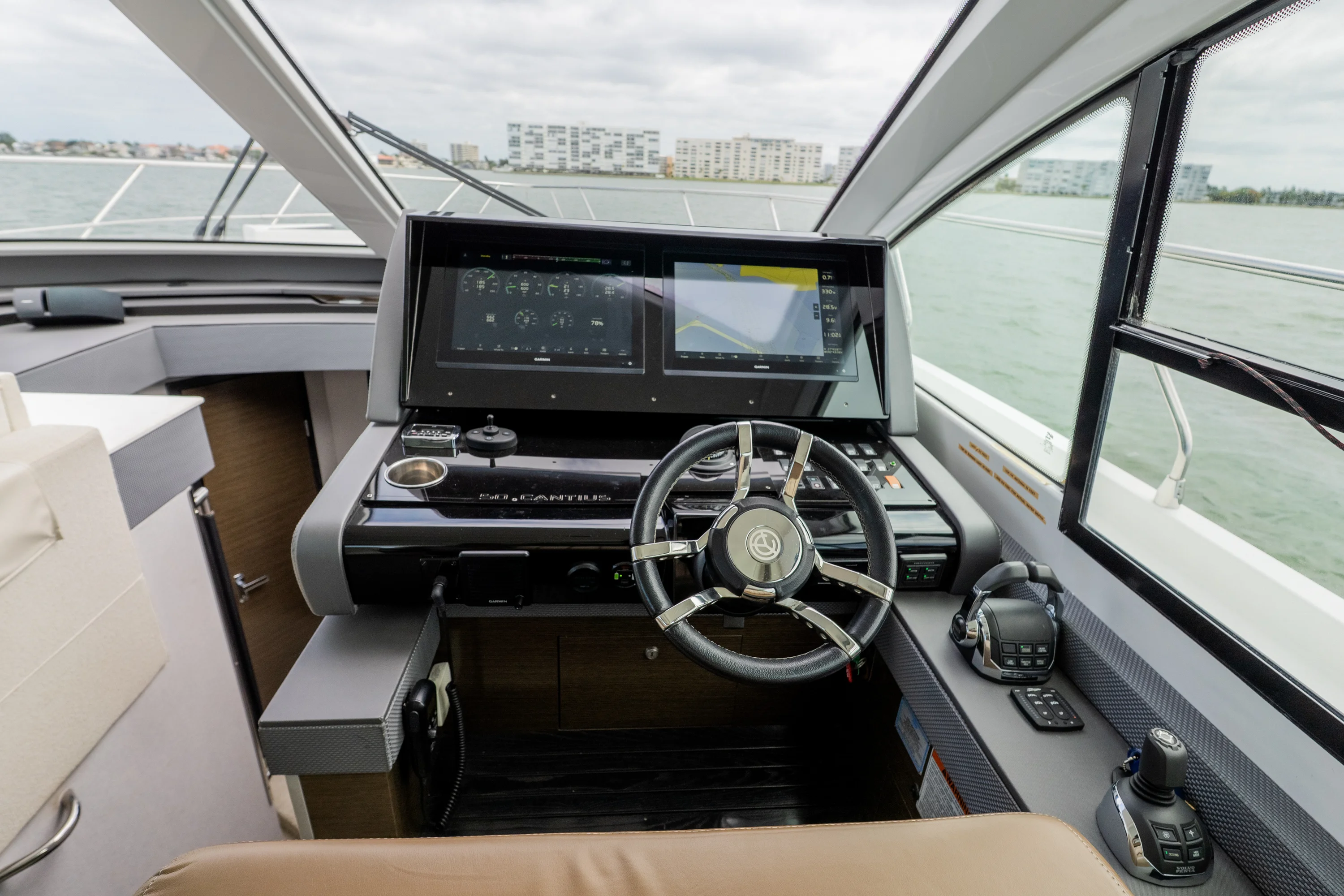 2018 Cruisers Yachts 50 CANTIUS Image Thumbnail #46
