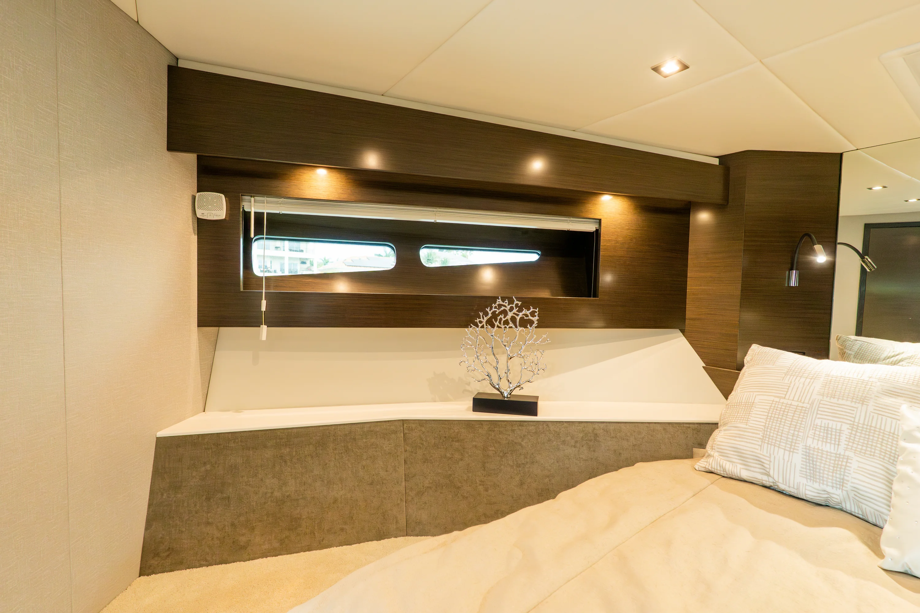 2018 Cruisers Yachts 50 CANTIUS Image Thumbnail #68