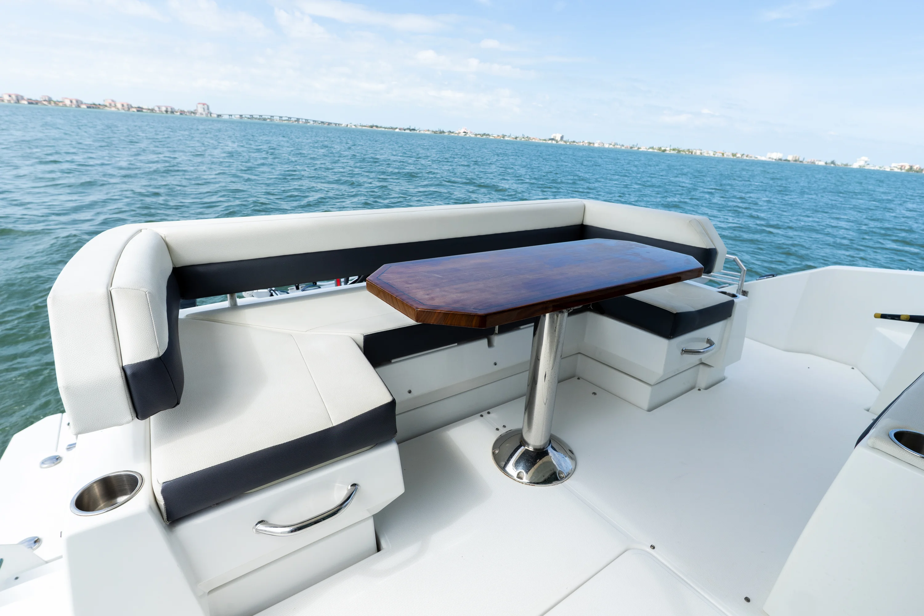 2018 Cruisers Yachts 50 CANTIUS Image Thumbnail #32