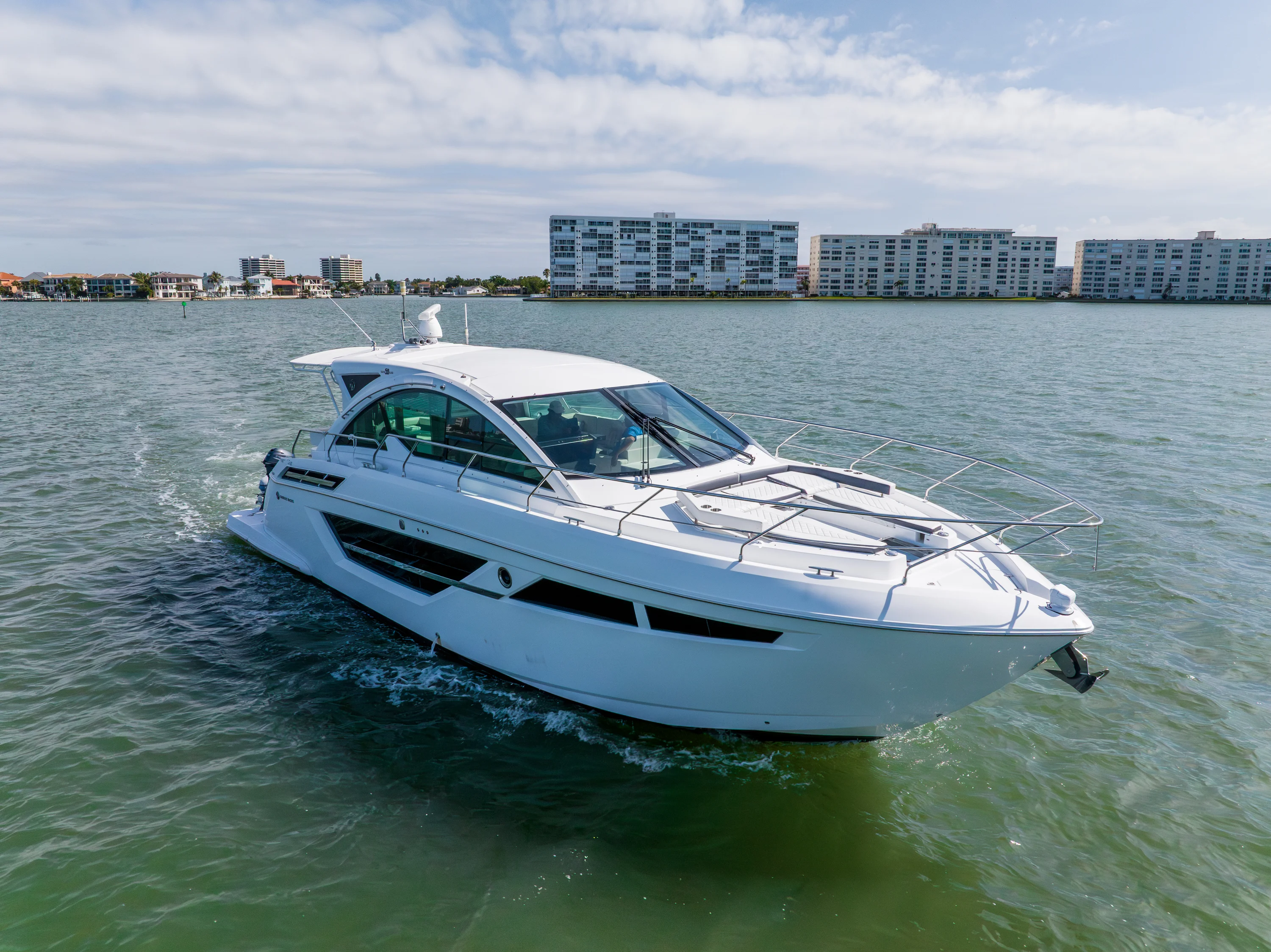 2018 Cruisers Yachts 50 CANTIUS Image Thumbnail #3