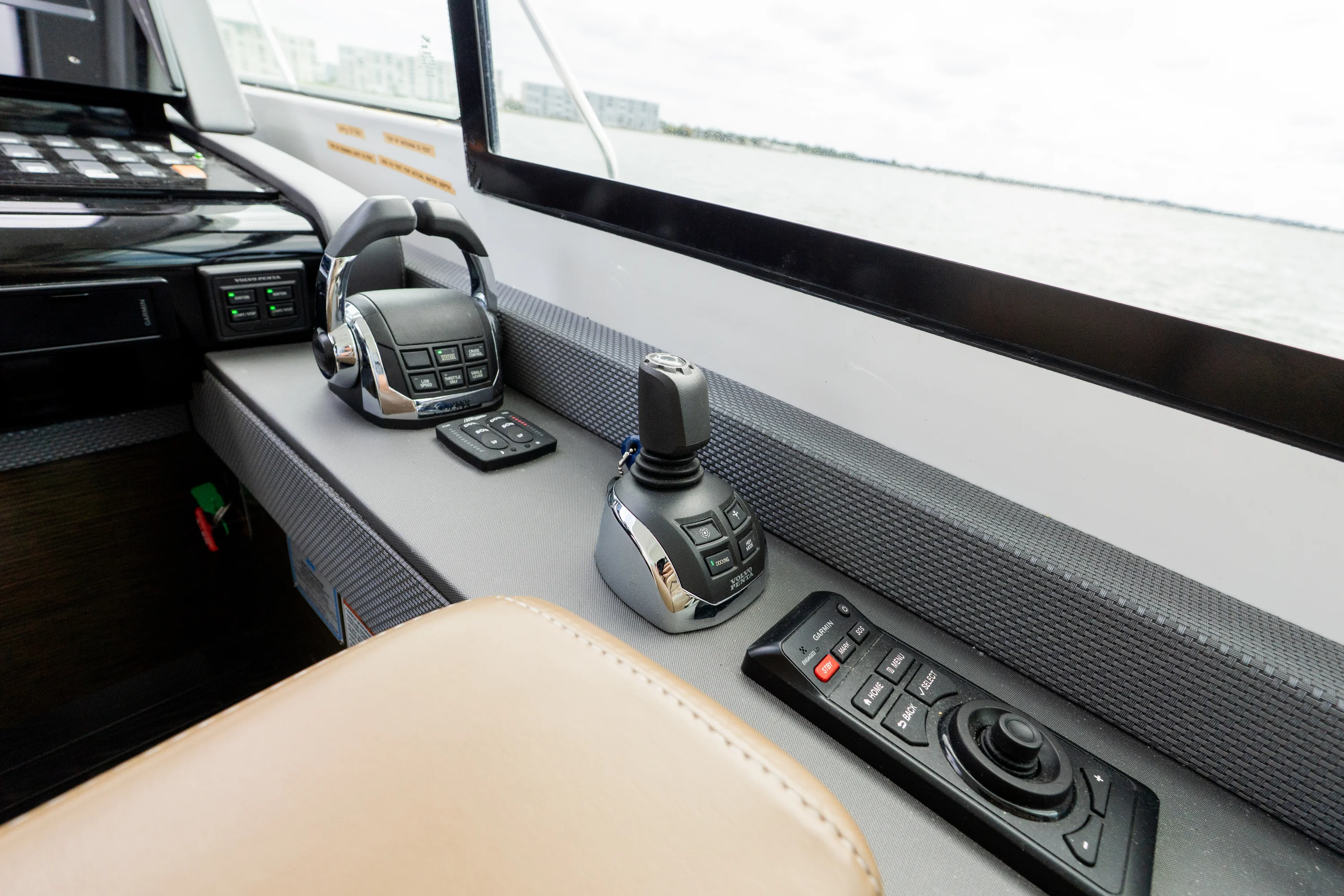 2018 Cruisers Yachts 50 CANTIUS Image Thumbnail #45