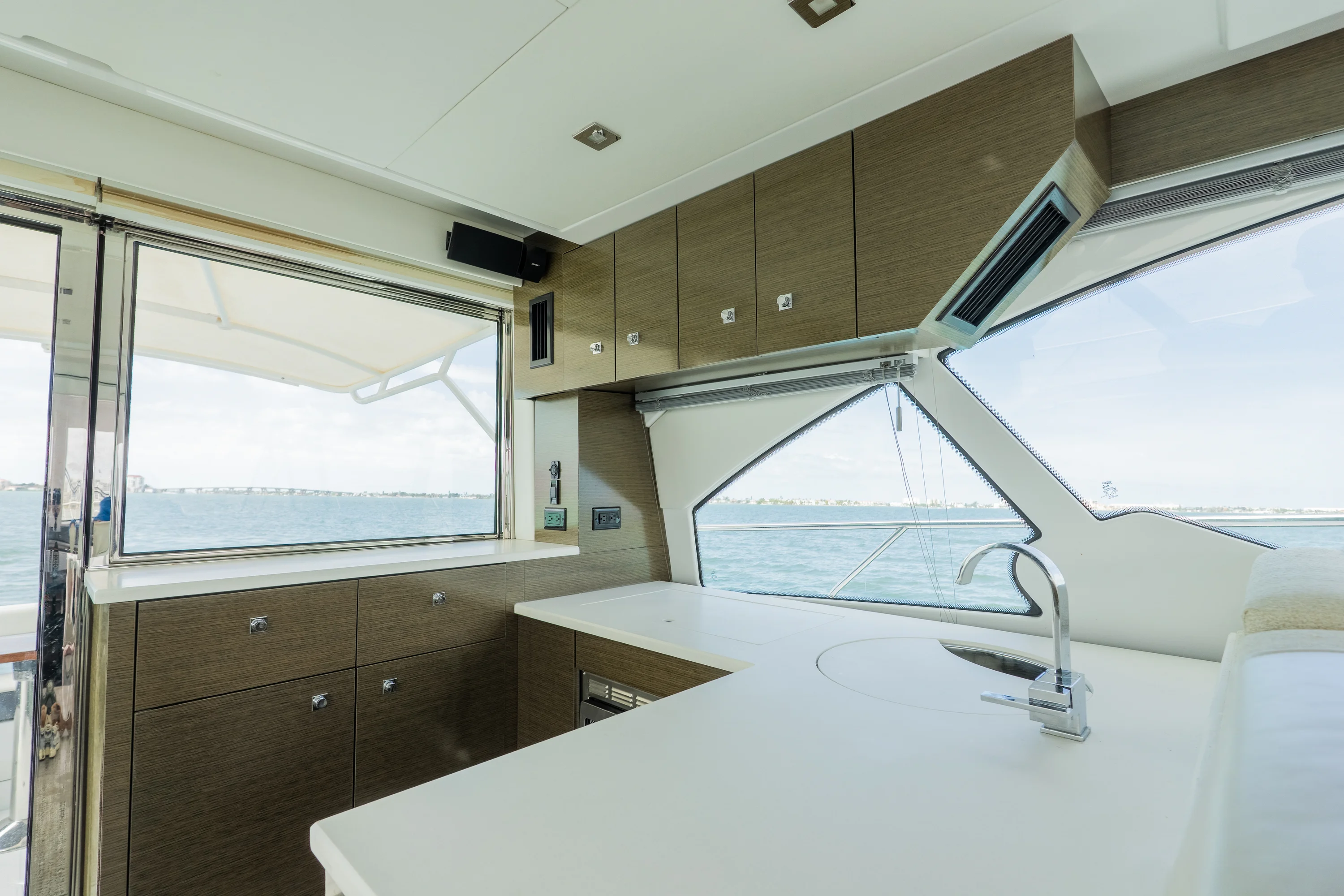 2018 Cruisers Yachts 50 CANTIUS Image Thumbnail #38