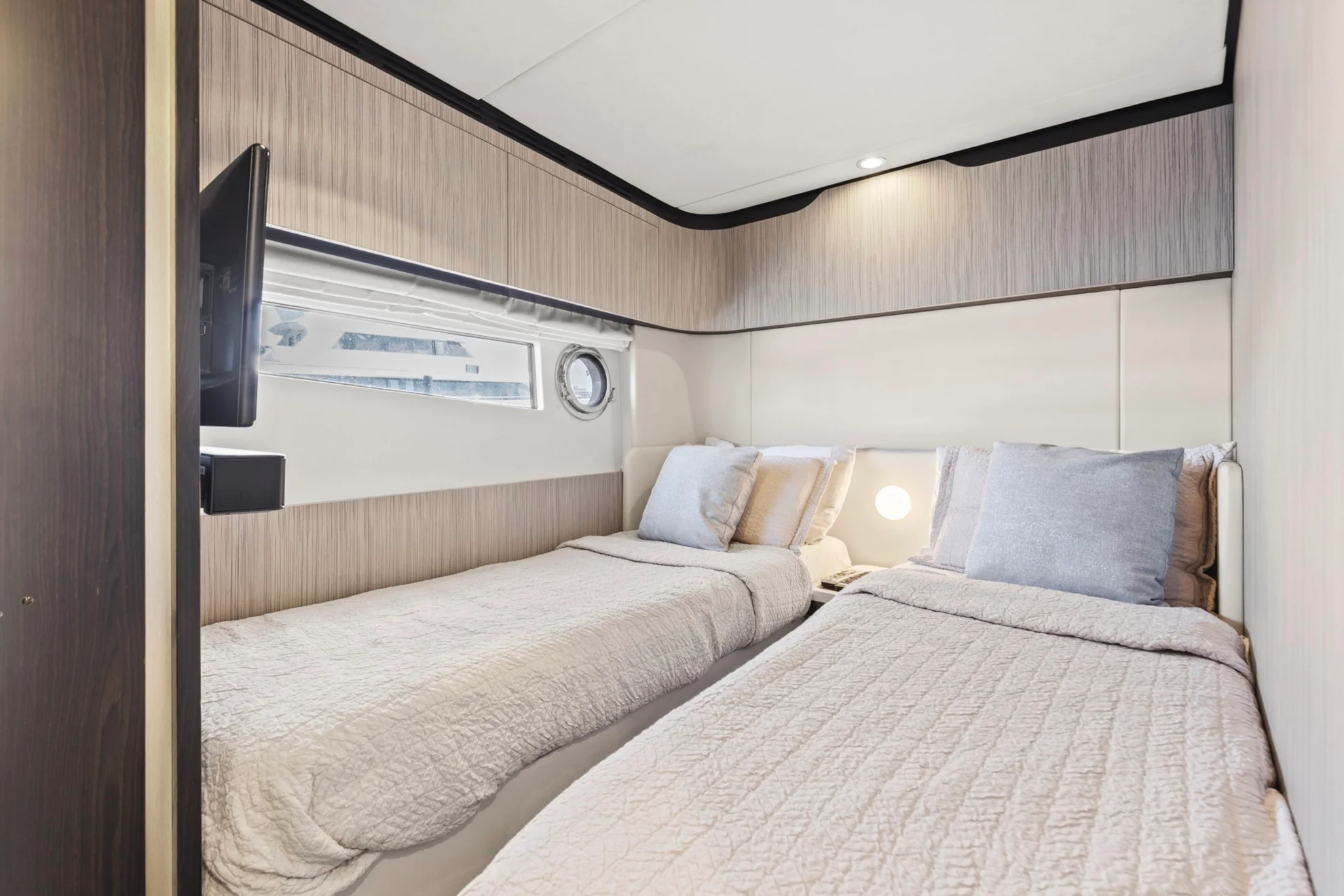 2019 Azimut 60 FLY Image Thumbnail #47