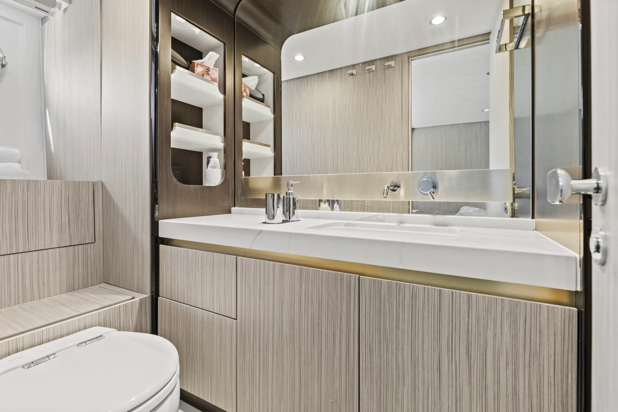 2019 Azimut 60 FLY Image Thumbnail #49