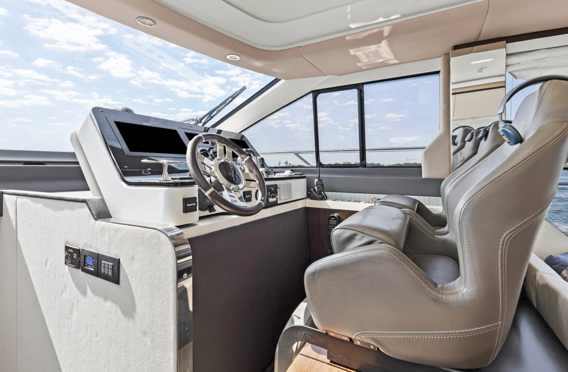 2019 Azimut 60 FLY Image Thumbnail #39