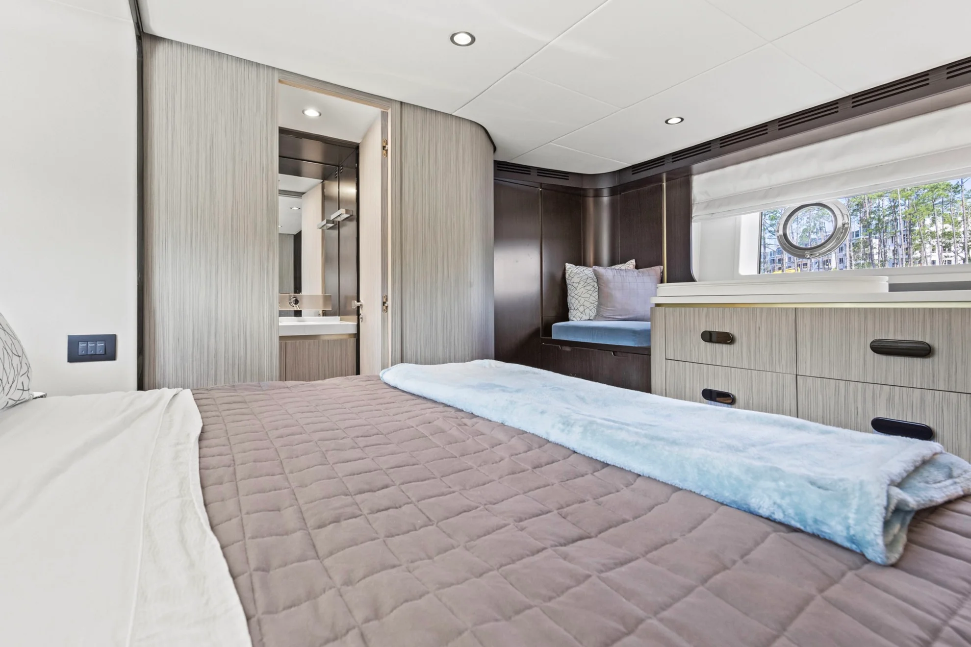 2019 Azimut 60 FLY Image Thumbnail #61