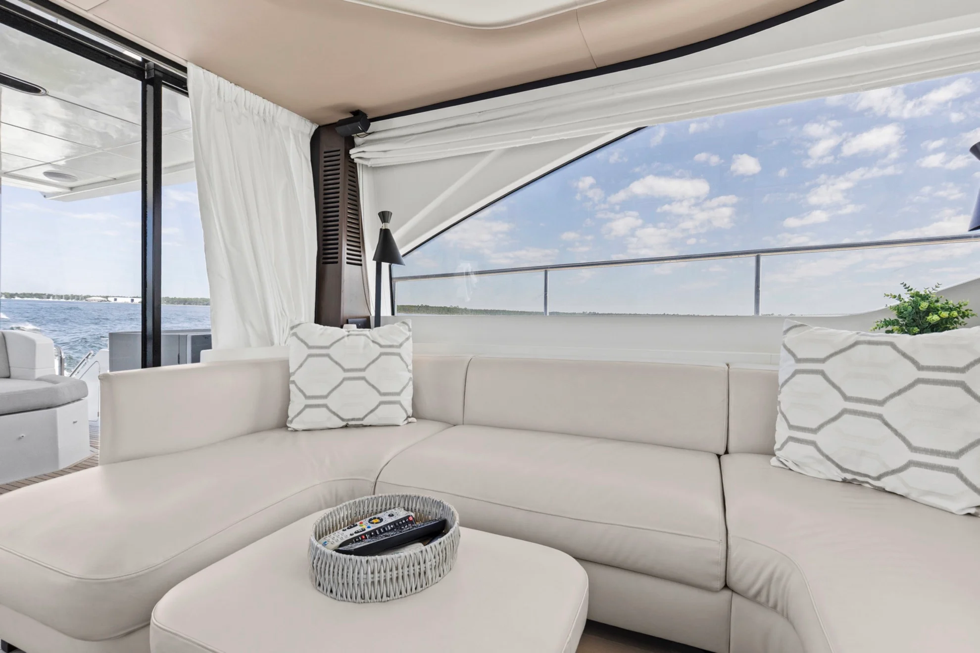 2019 Azimut 60 FLY Image Thumbnail #36
