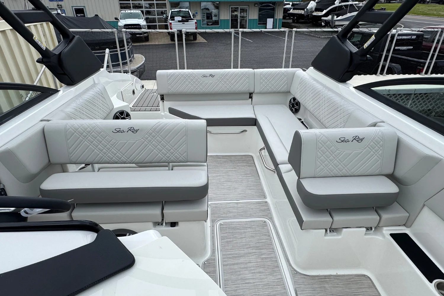 2026 Sea Ray SDX 250 Image Thumbnail #13