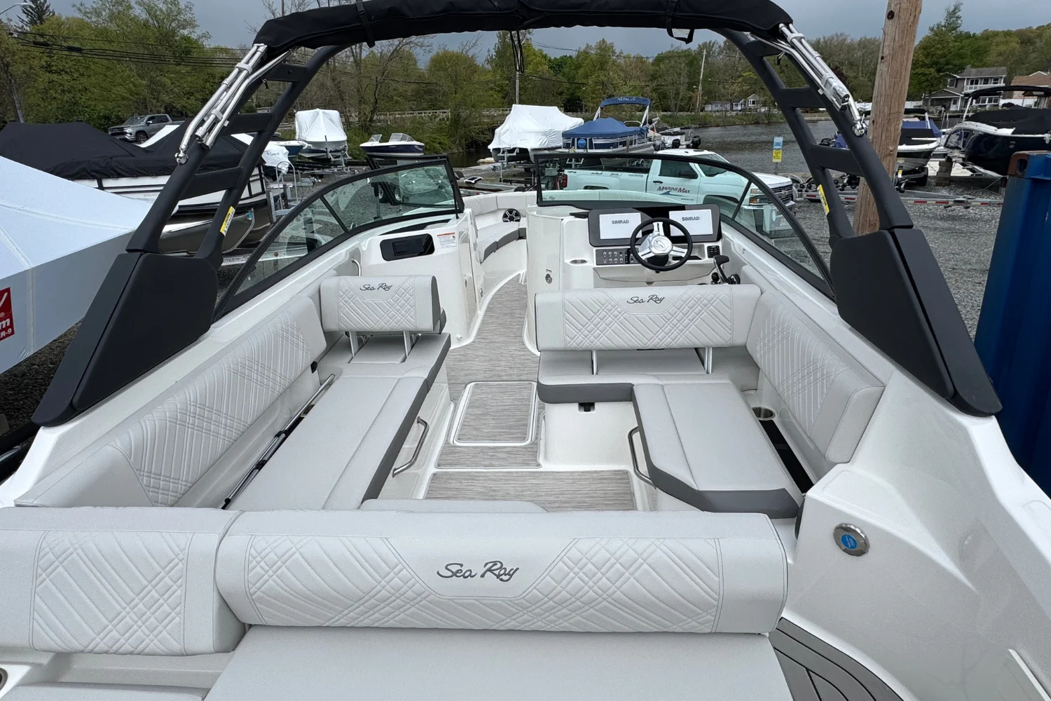 2026 Sea Ray SDX 250 Image Thumbnail #9
