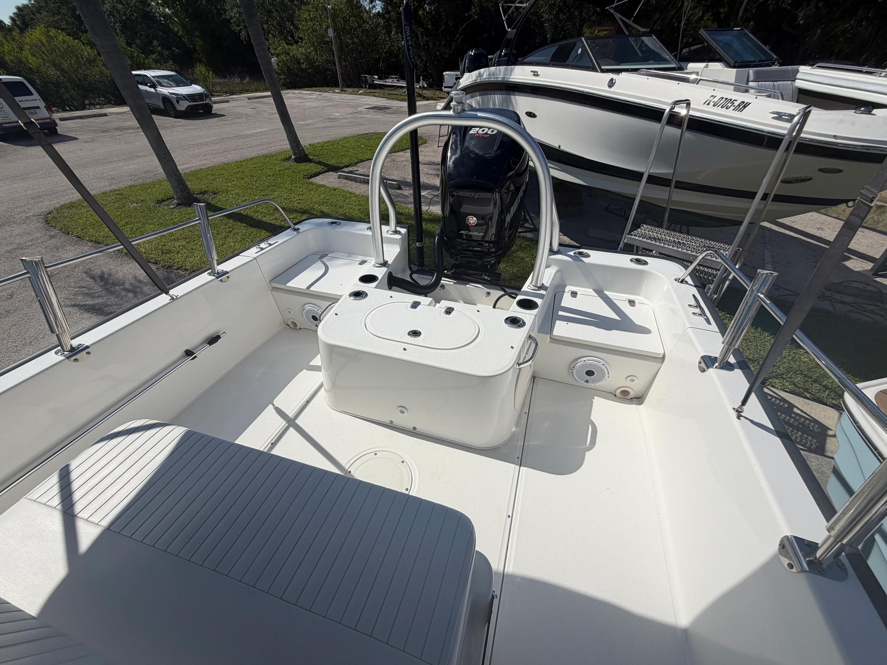 2016 Boston Whaler 210 Montauk Image Thumbnail #6