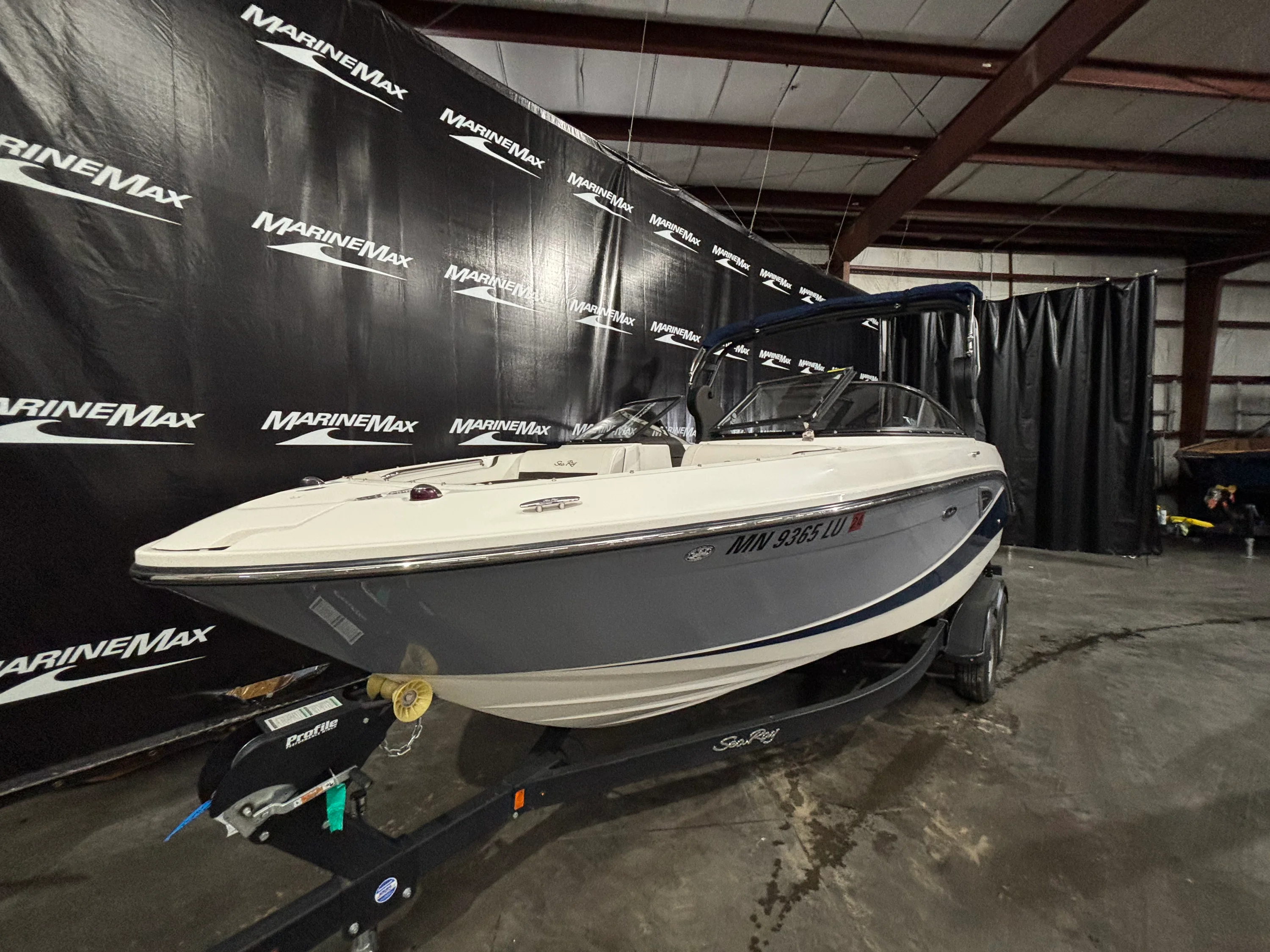 2018 Sea Ray 230 SLX Image Thumbnail #3