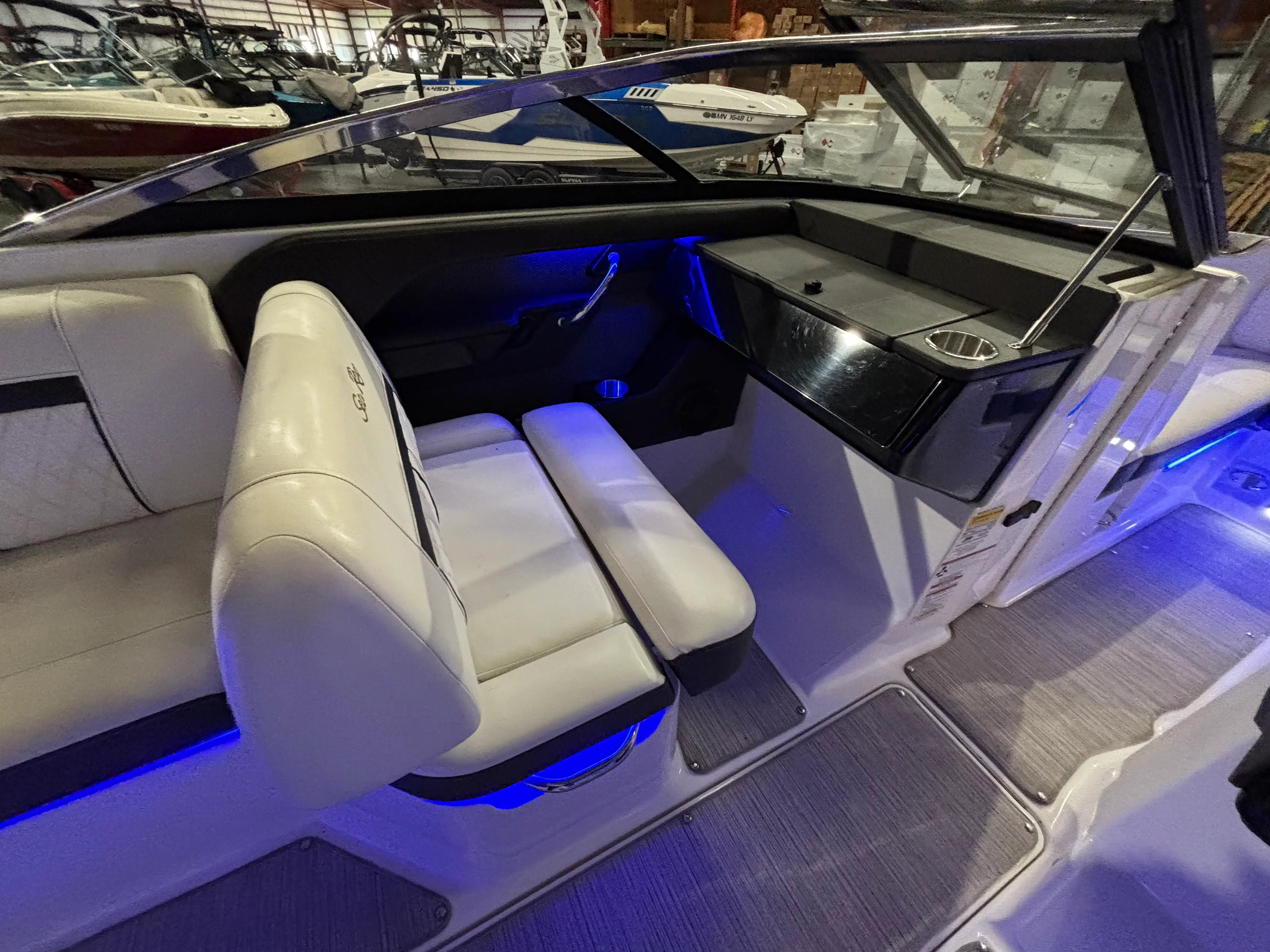 2018 Sea Ray 230 SLX Image Thumbnail #12