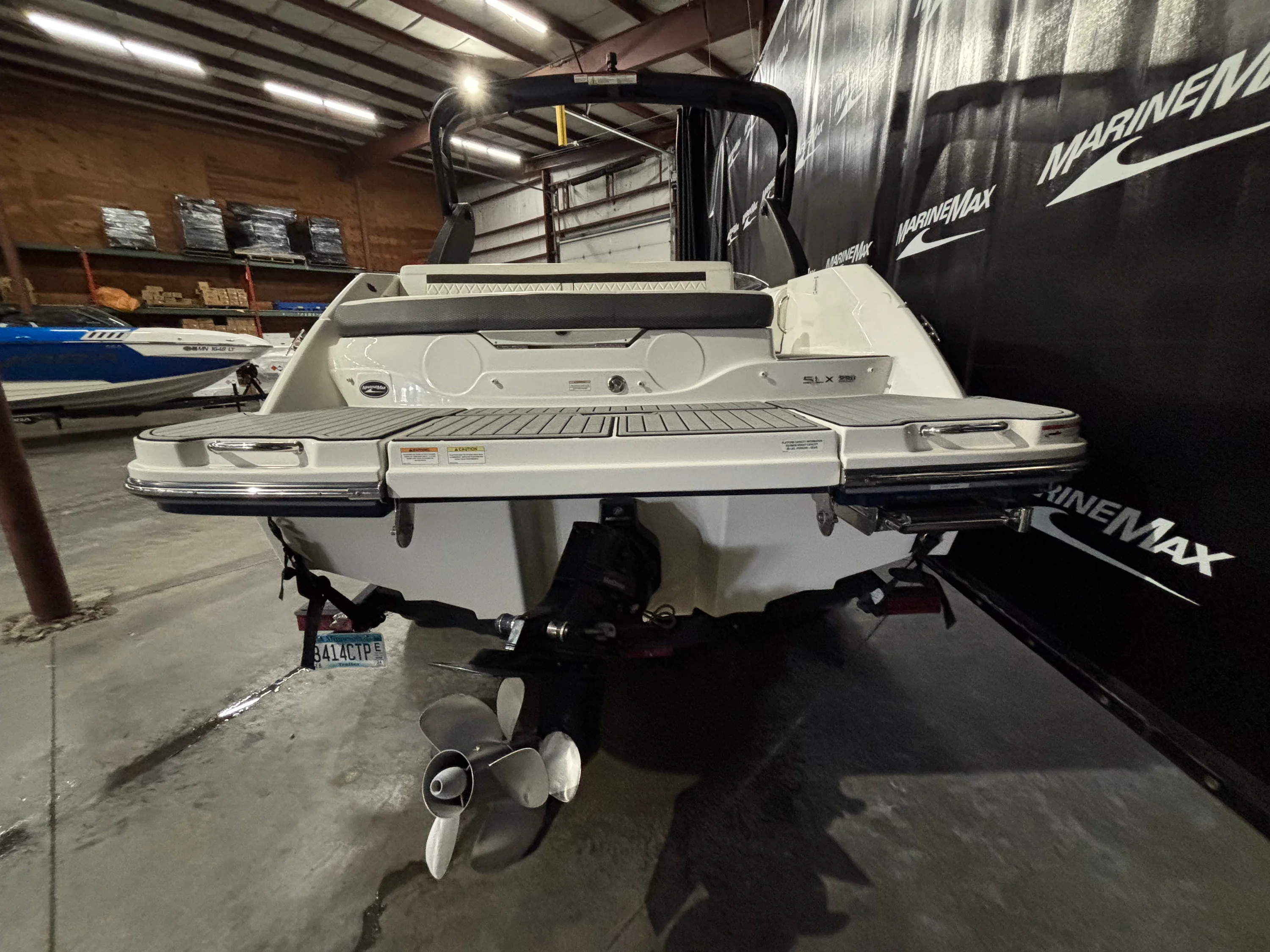 2018 Sea Ray 230 SLX Image Thumbnail #6